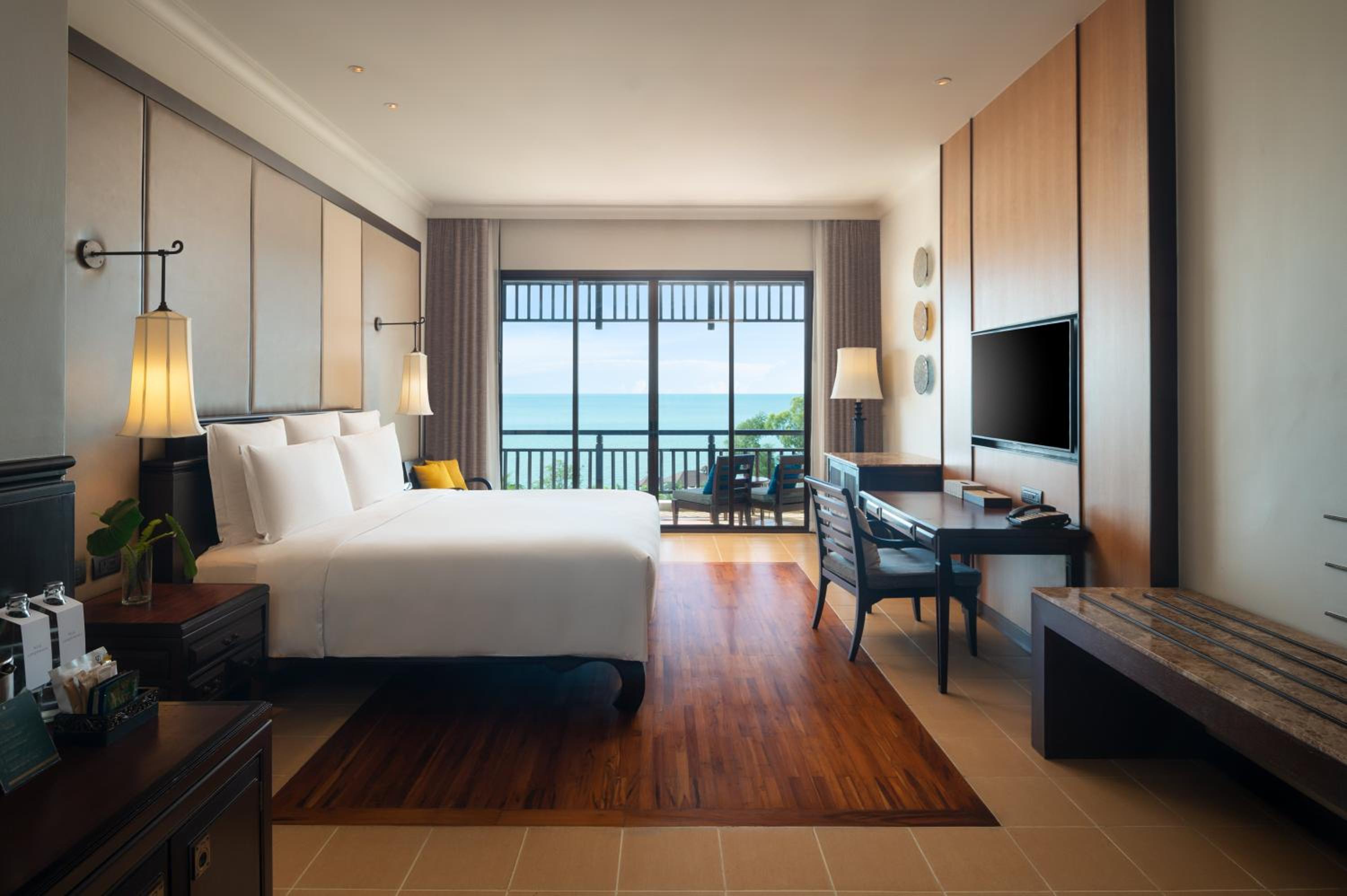 Classic King Room with Ocean View - Photo 1
