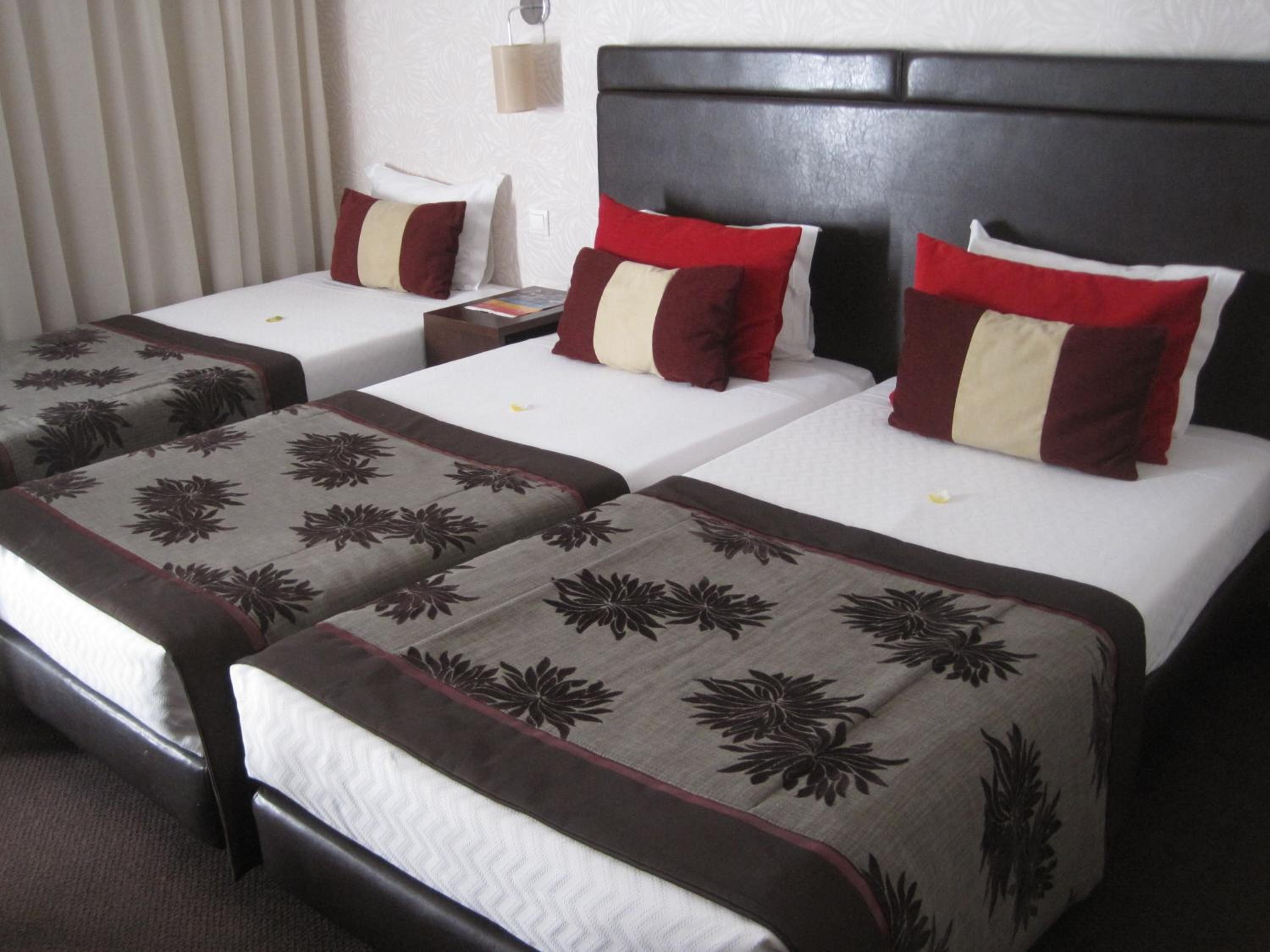Double or Twin Room with Extra Bed (3 Adults) thumbnail 5
