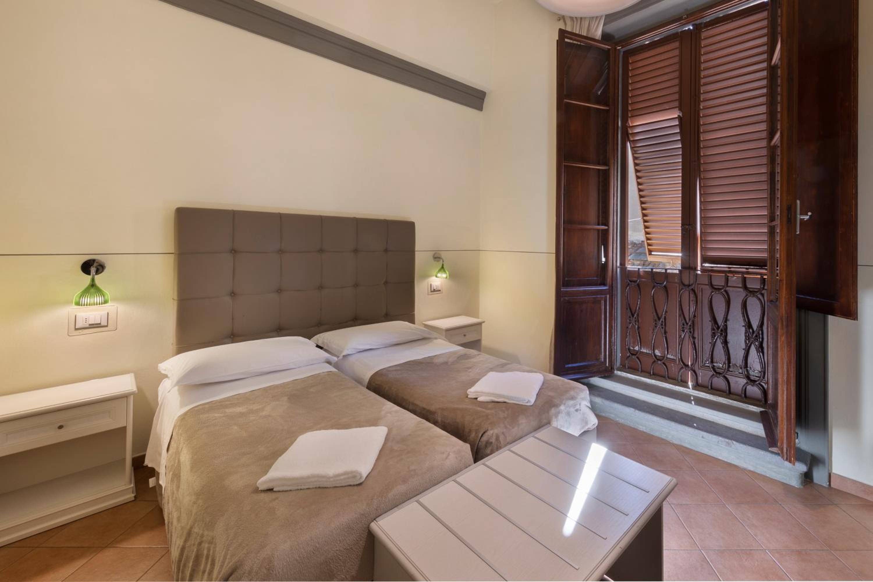 Standard Double or Twin Room thumbnail 6