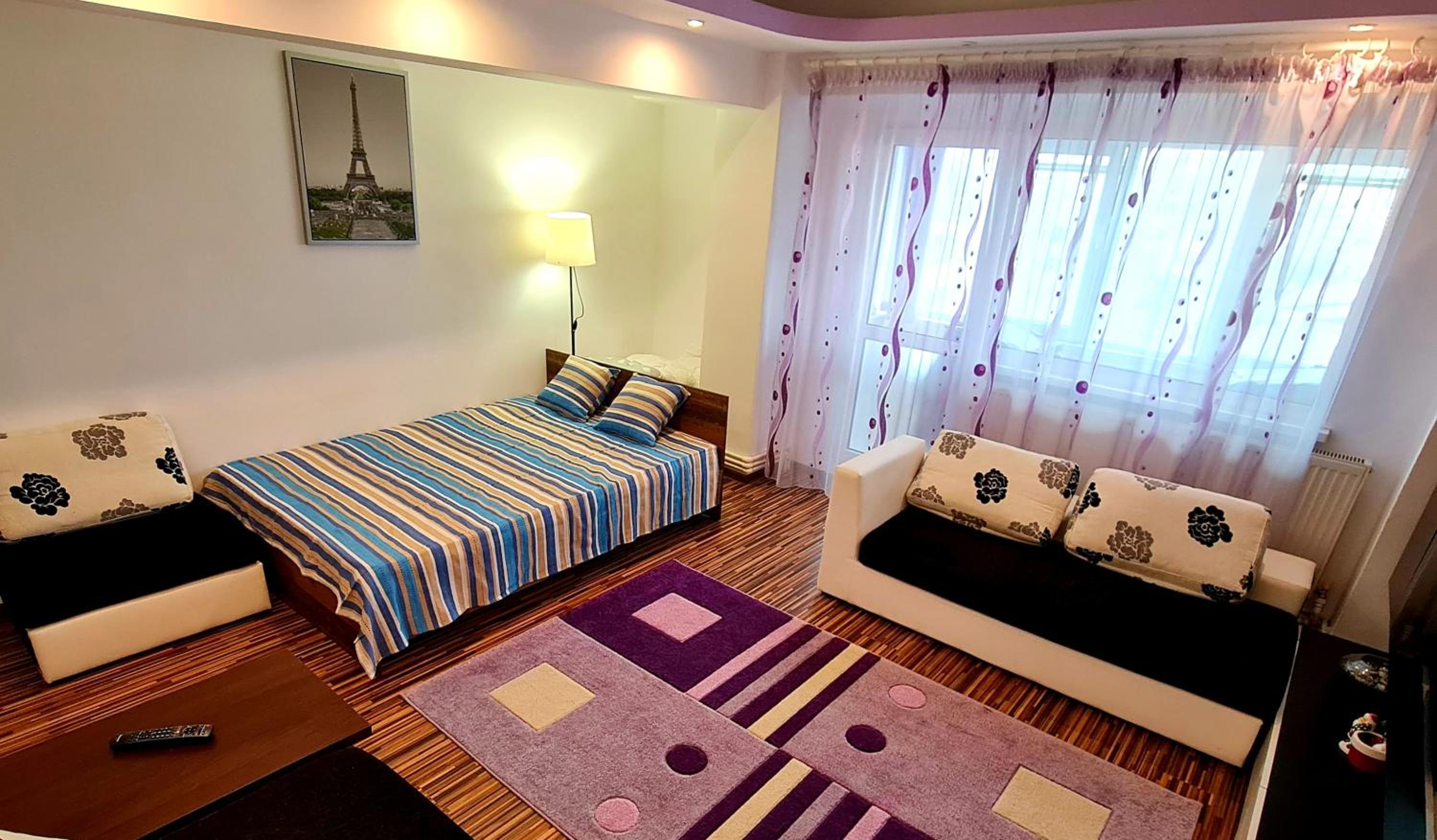 One-Bedroom Apartment photo 2