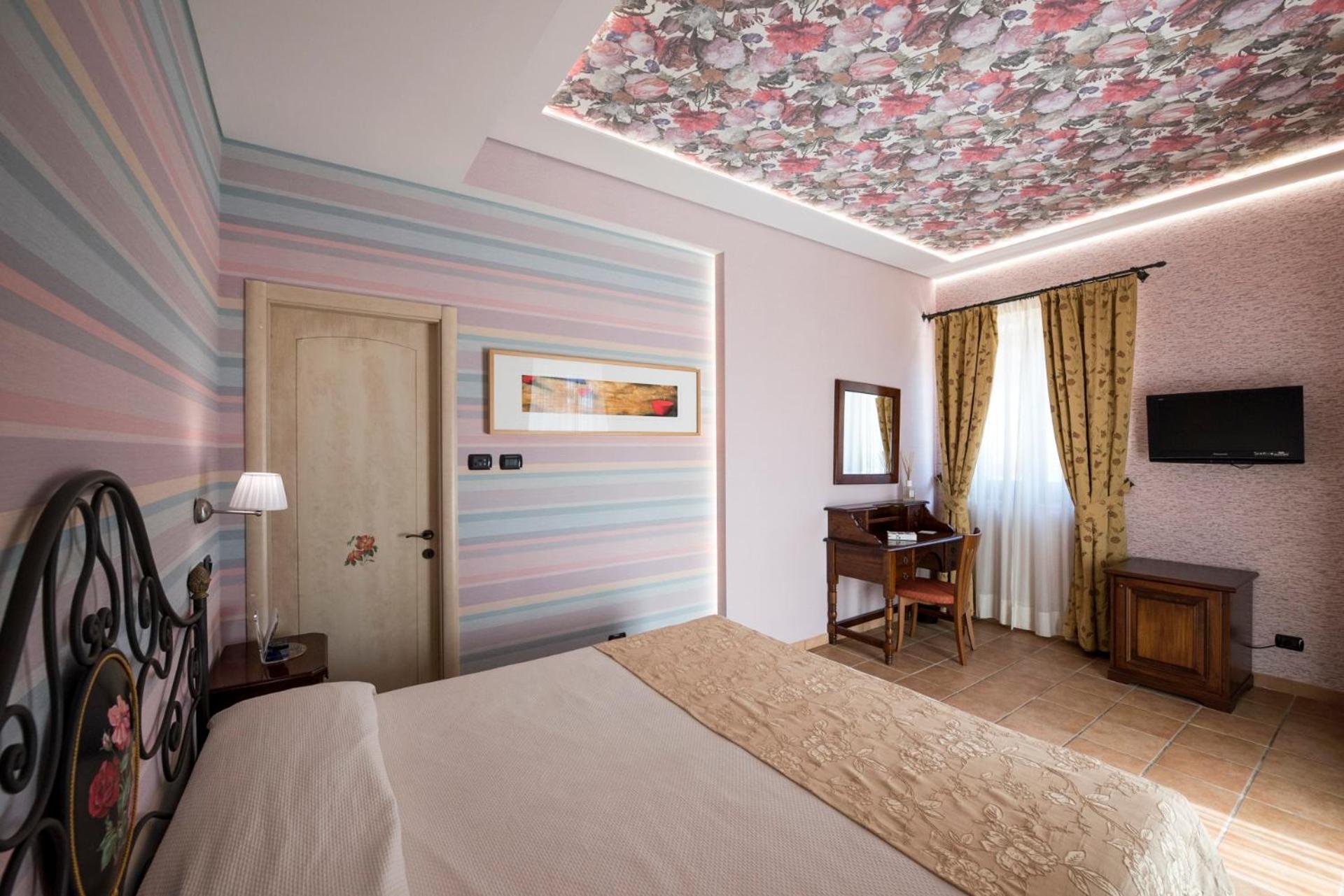 Classic Double Room