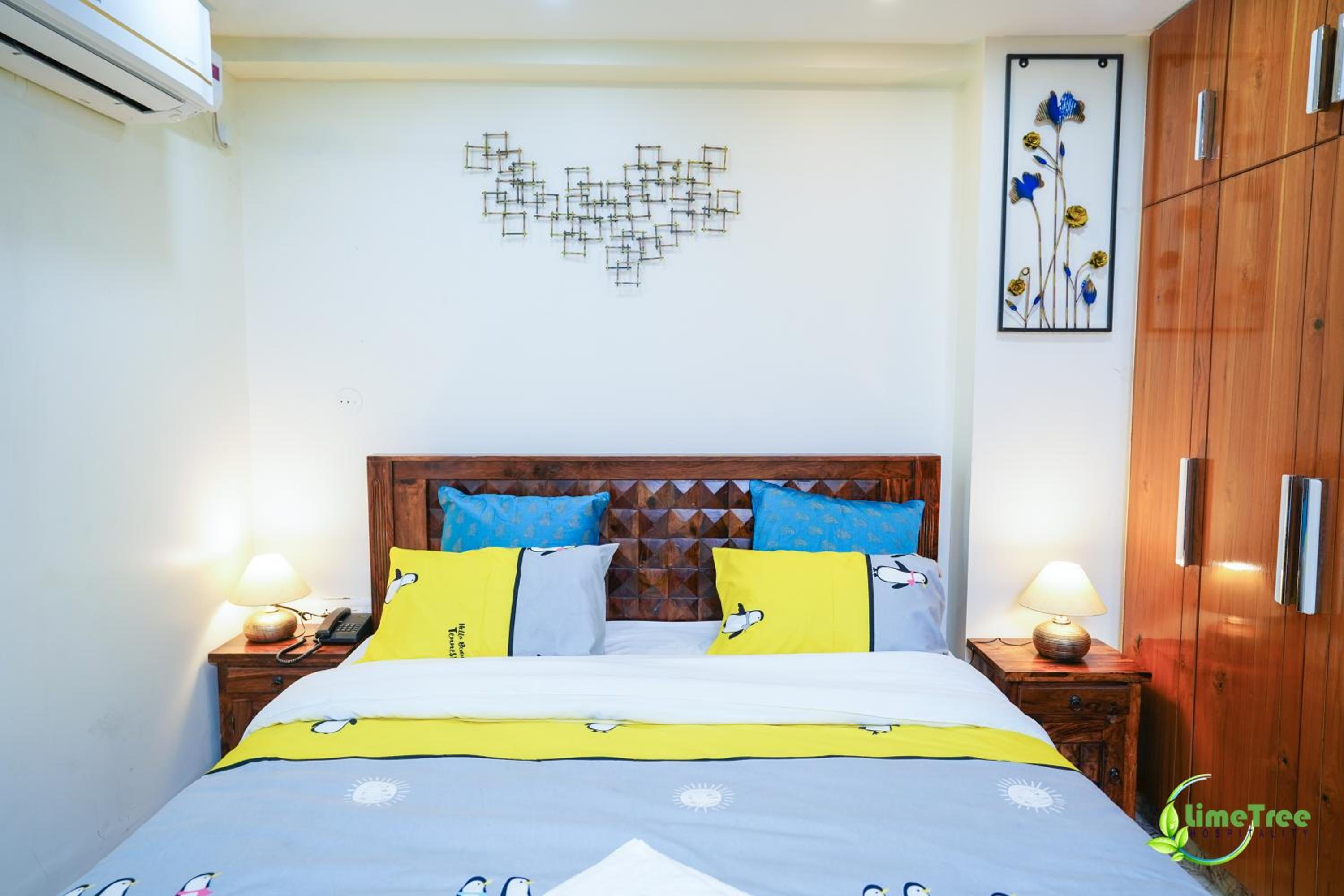 Superior King Room - Photo 8