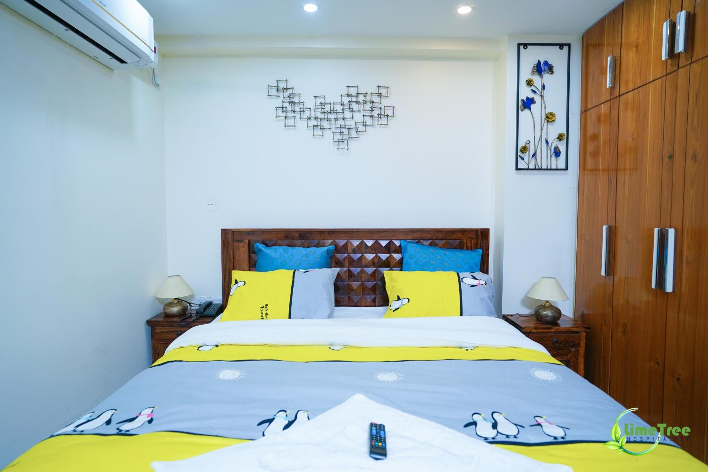Superior King Room - Photo 7