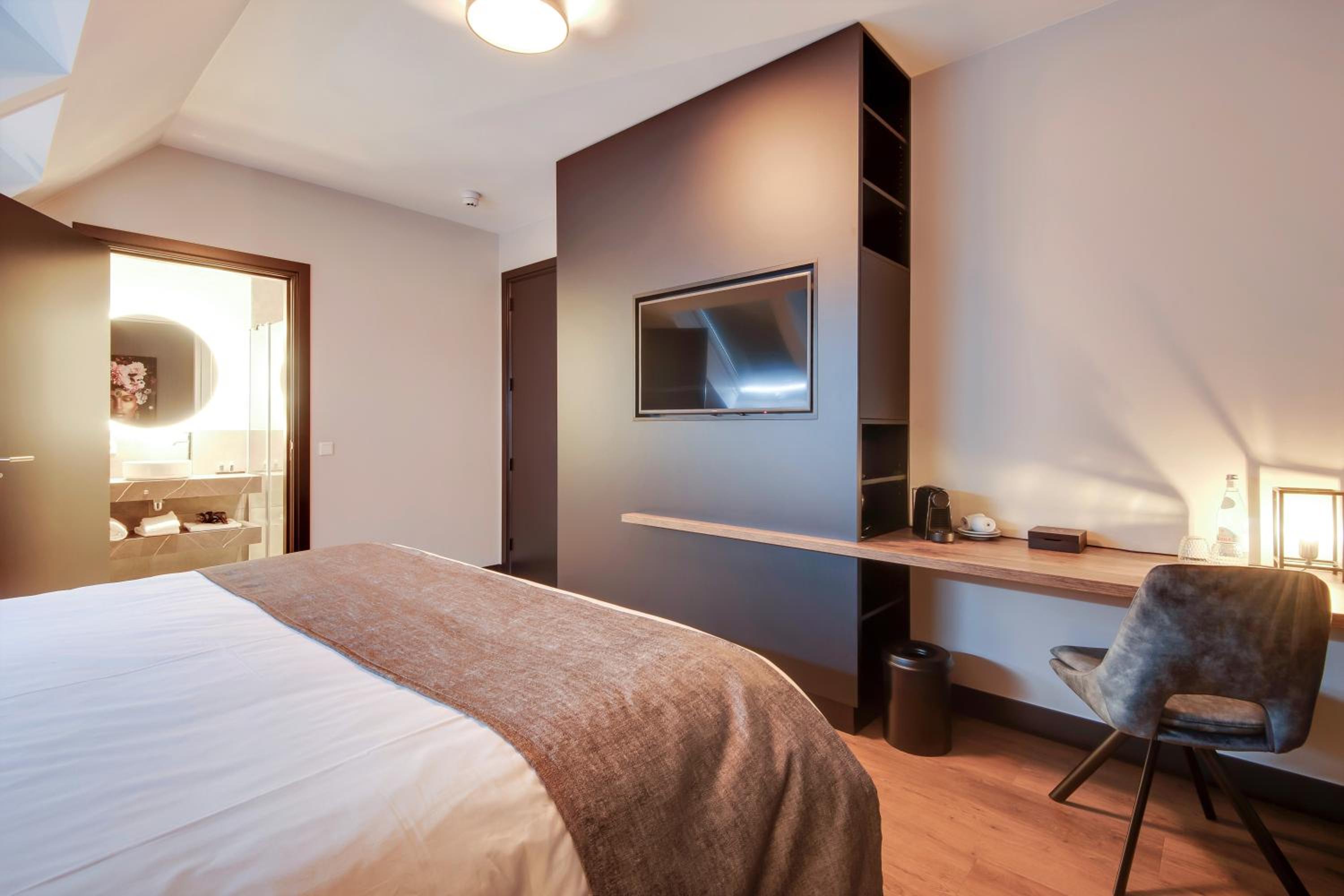 Double Room - Photo 5
