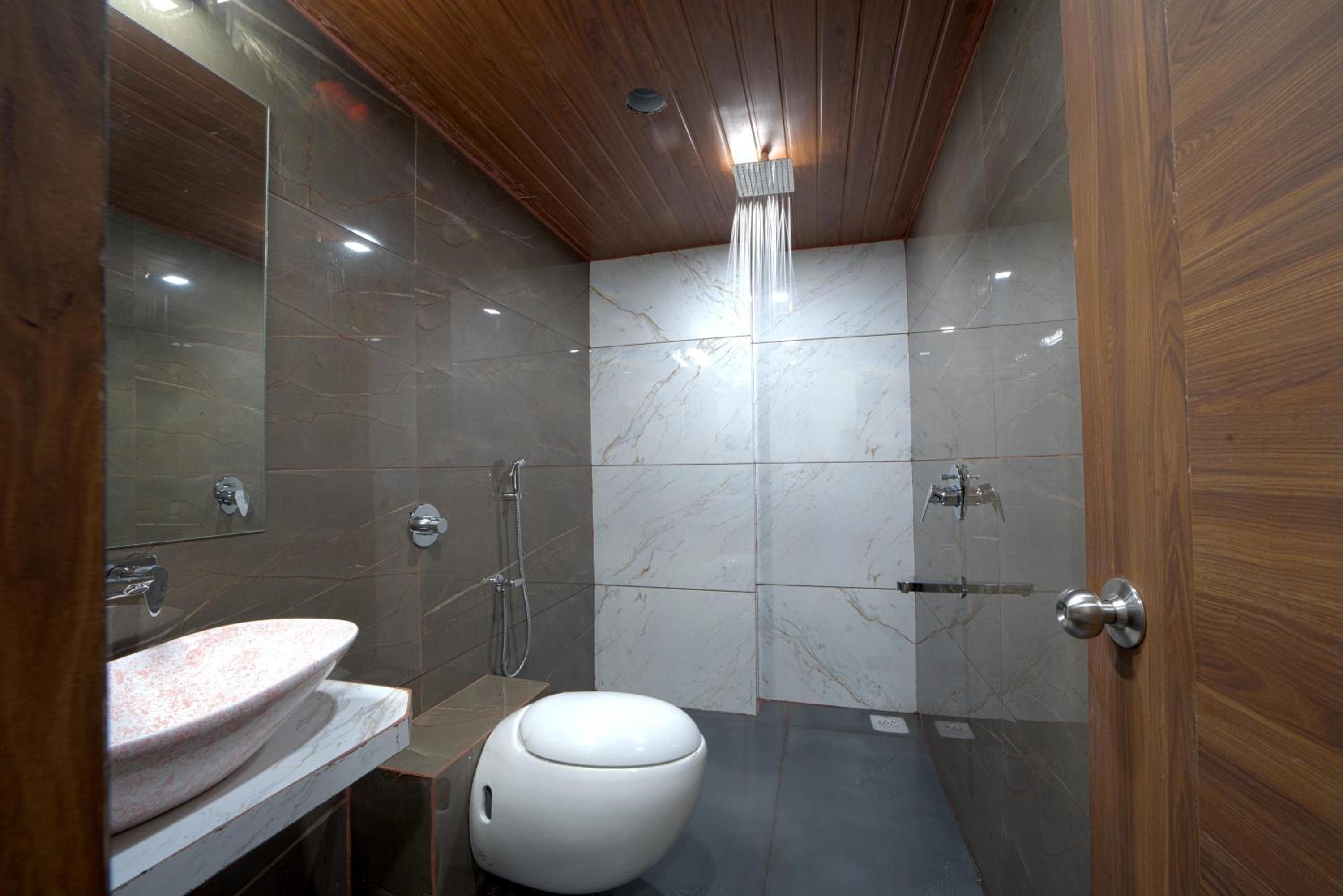 Standard Double Room - Photo 6