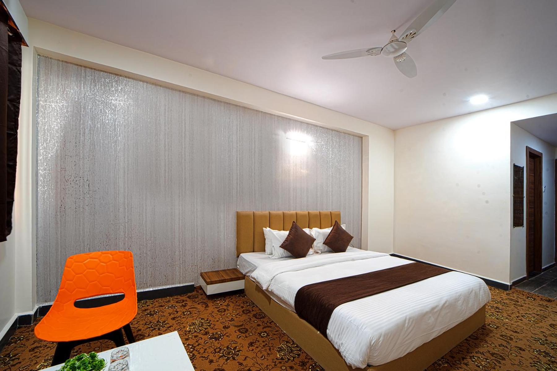 Standard Double Room - Photo 12