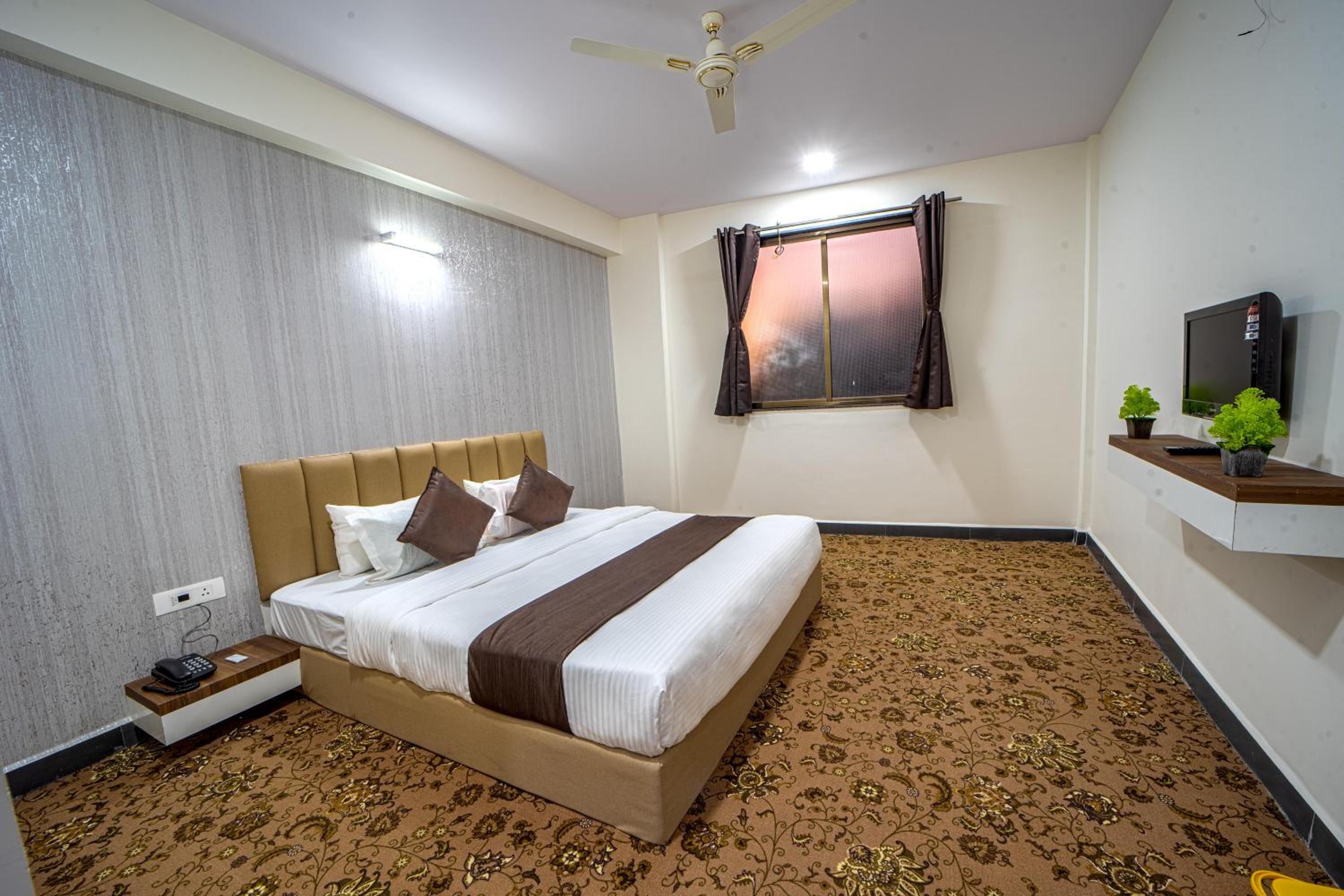 Standard Double Room - Photo 14