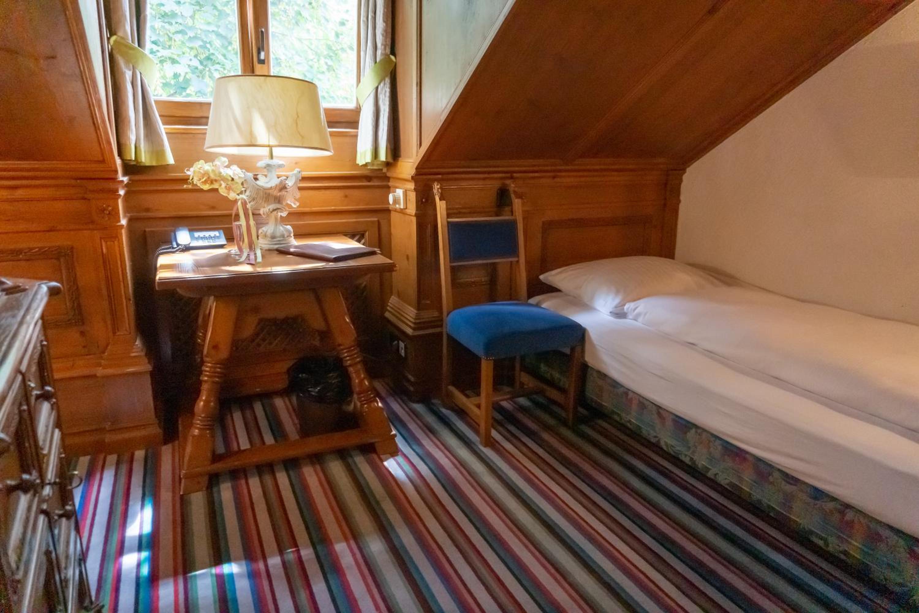 Single Room with Bathroom photo 2