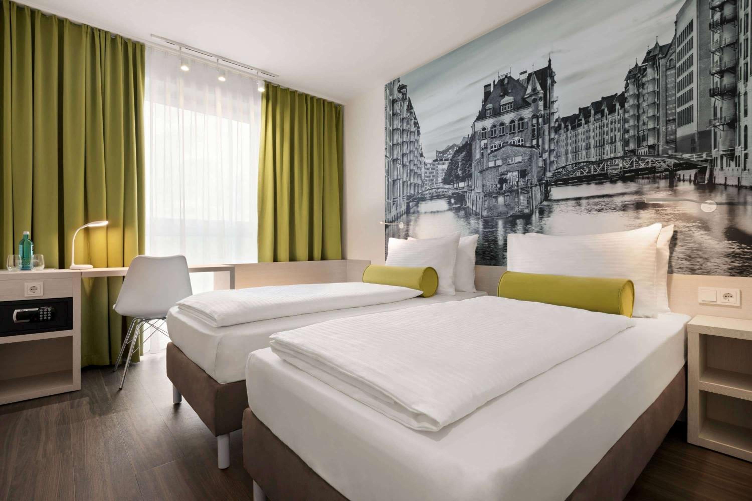Standard Twin Room - Photo 3
