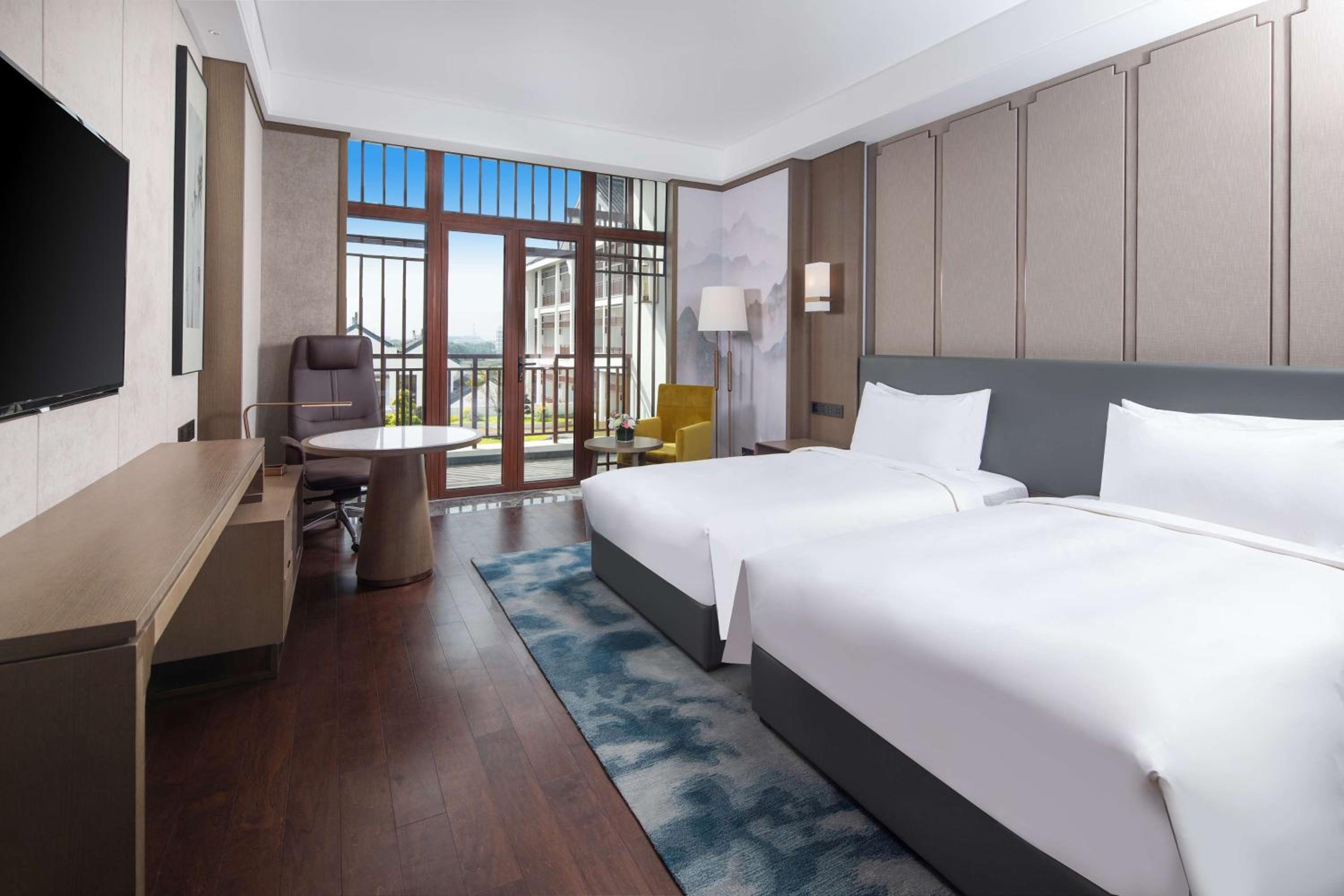 Deluxe King or Twin Room photo 1