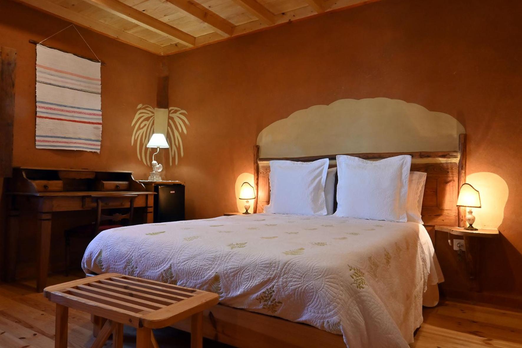 Large Double Room - Photo 1