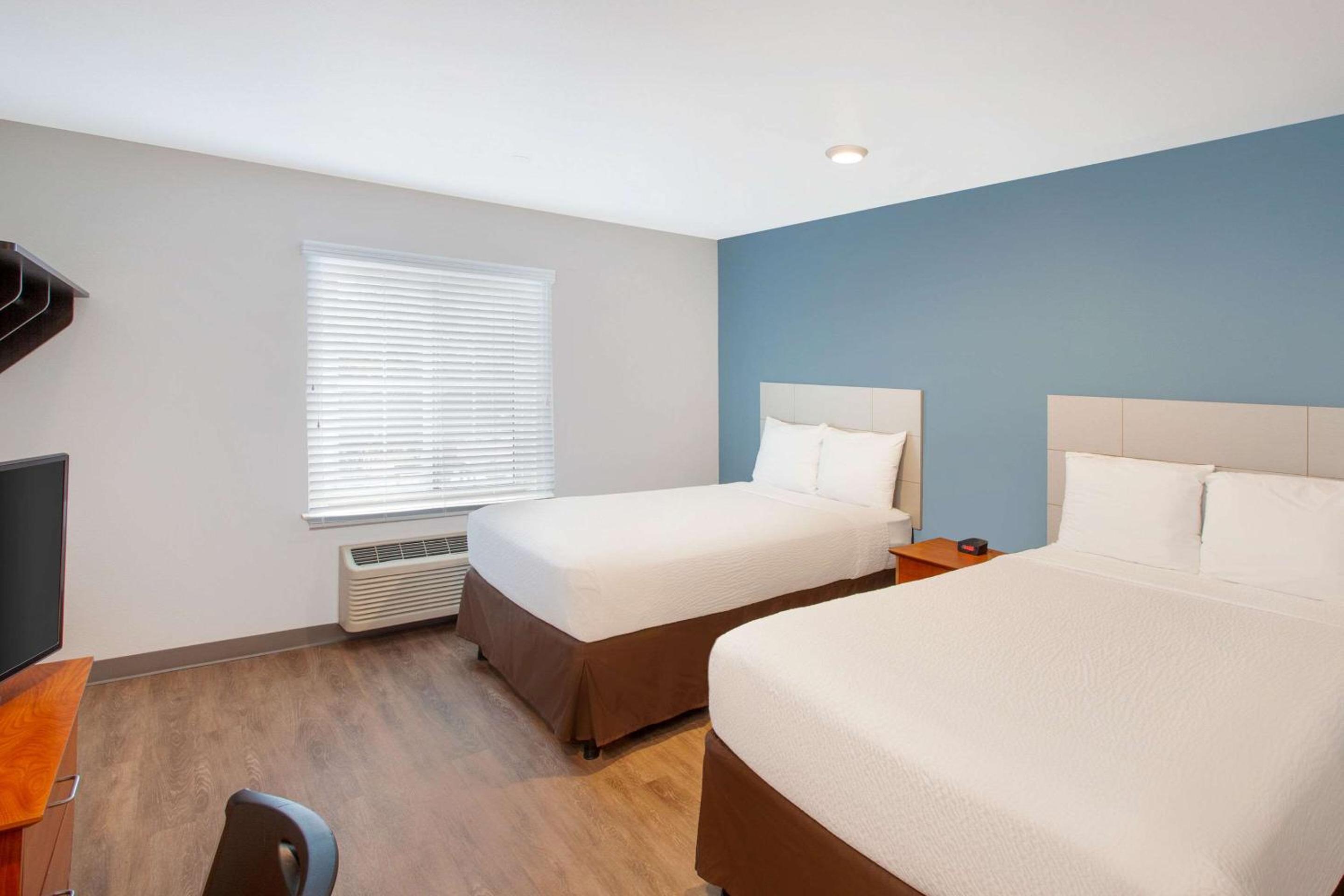 Standard Double Room with Two Double Beds - Smoking photo 3