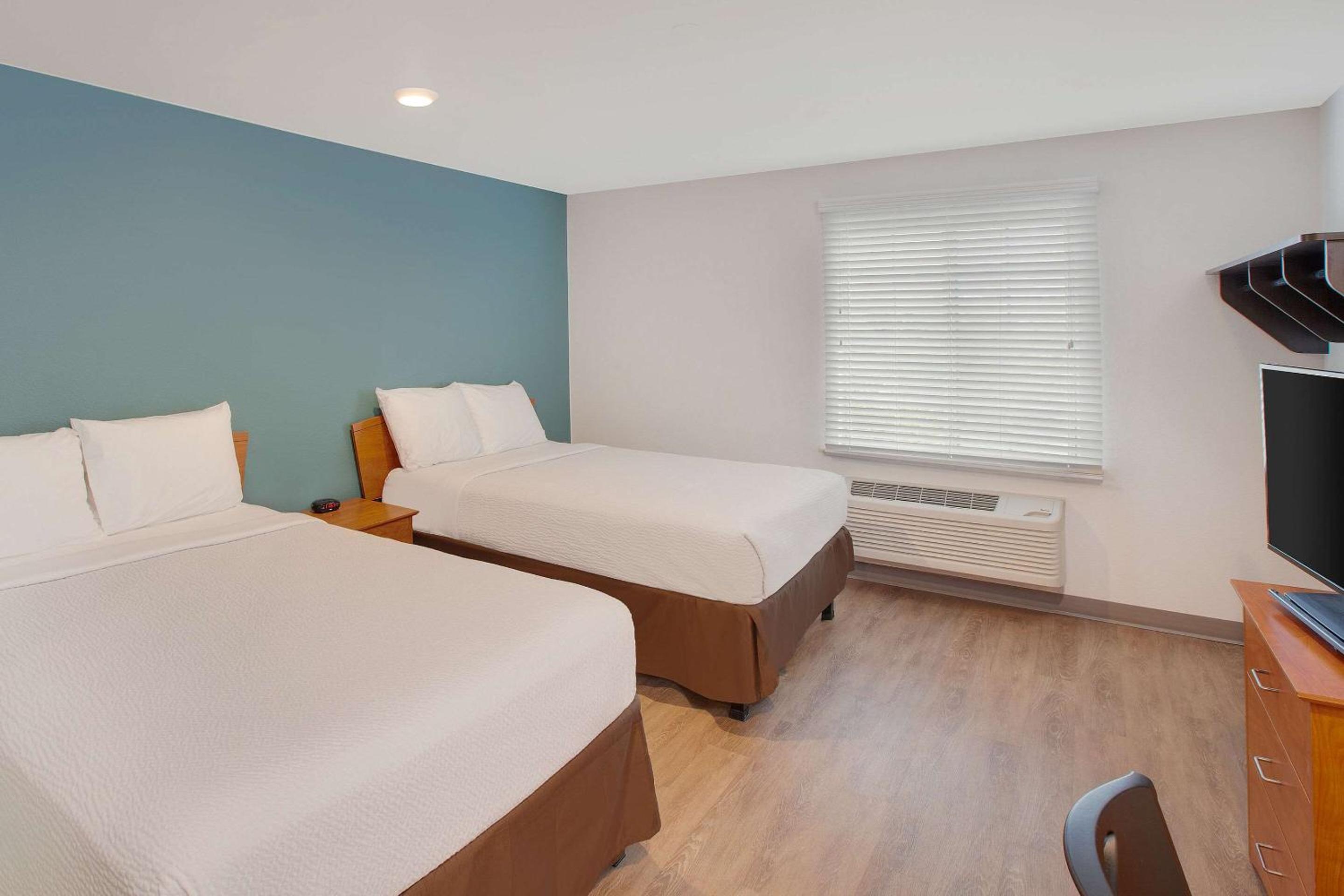 Standard Double Room with Two Double Beds - Smoking photo 1