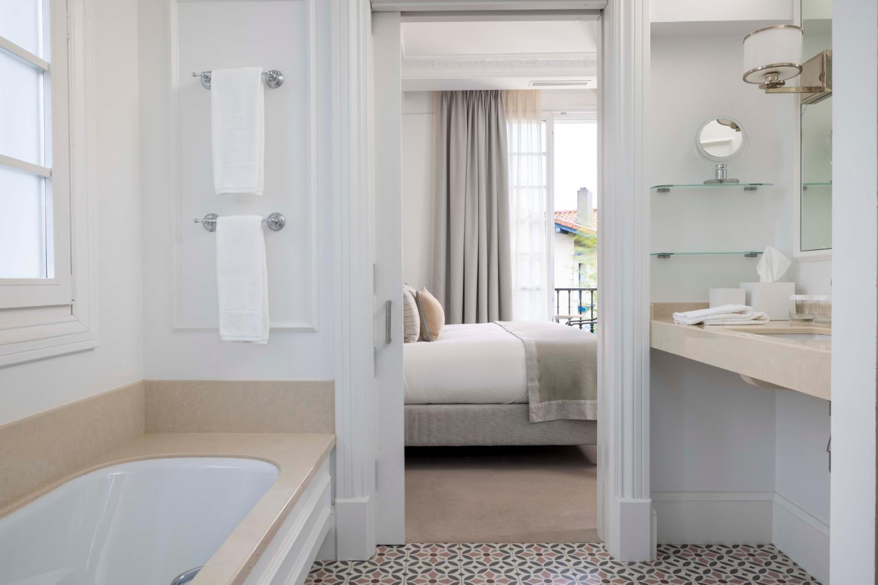 Habitación Doble Grande con Balcón Habitación Doble Grande con Balcón