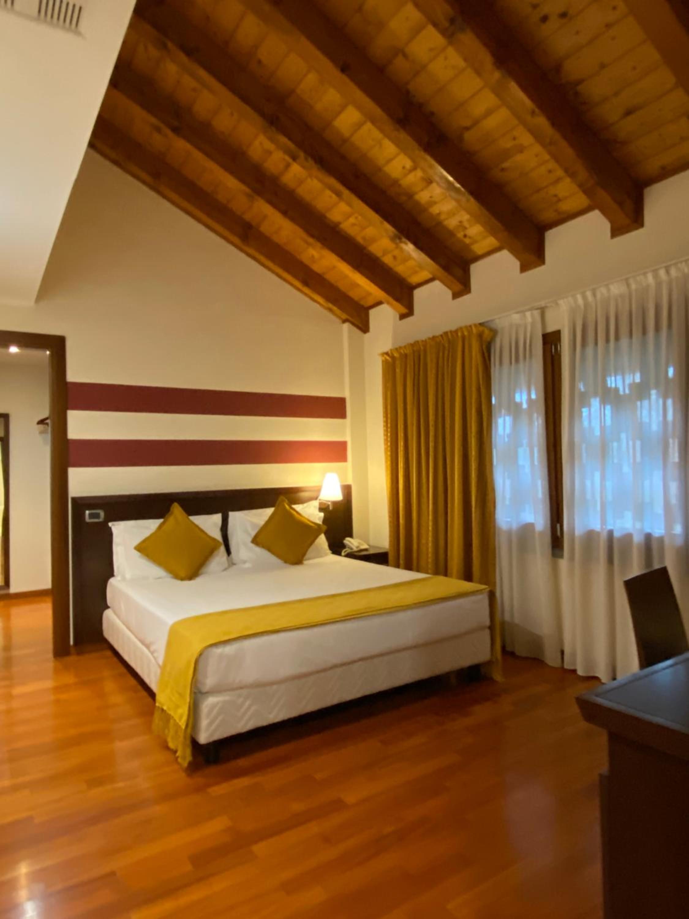 Superior Double Room - Photo 1