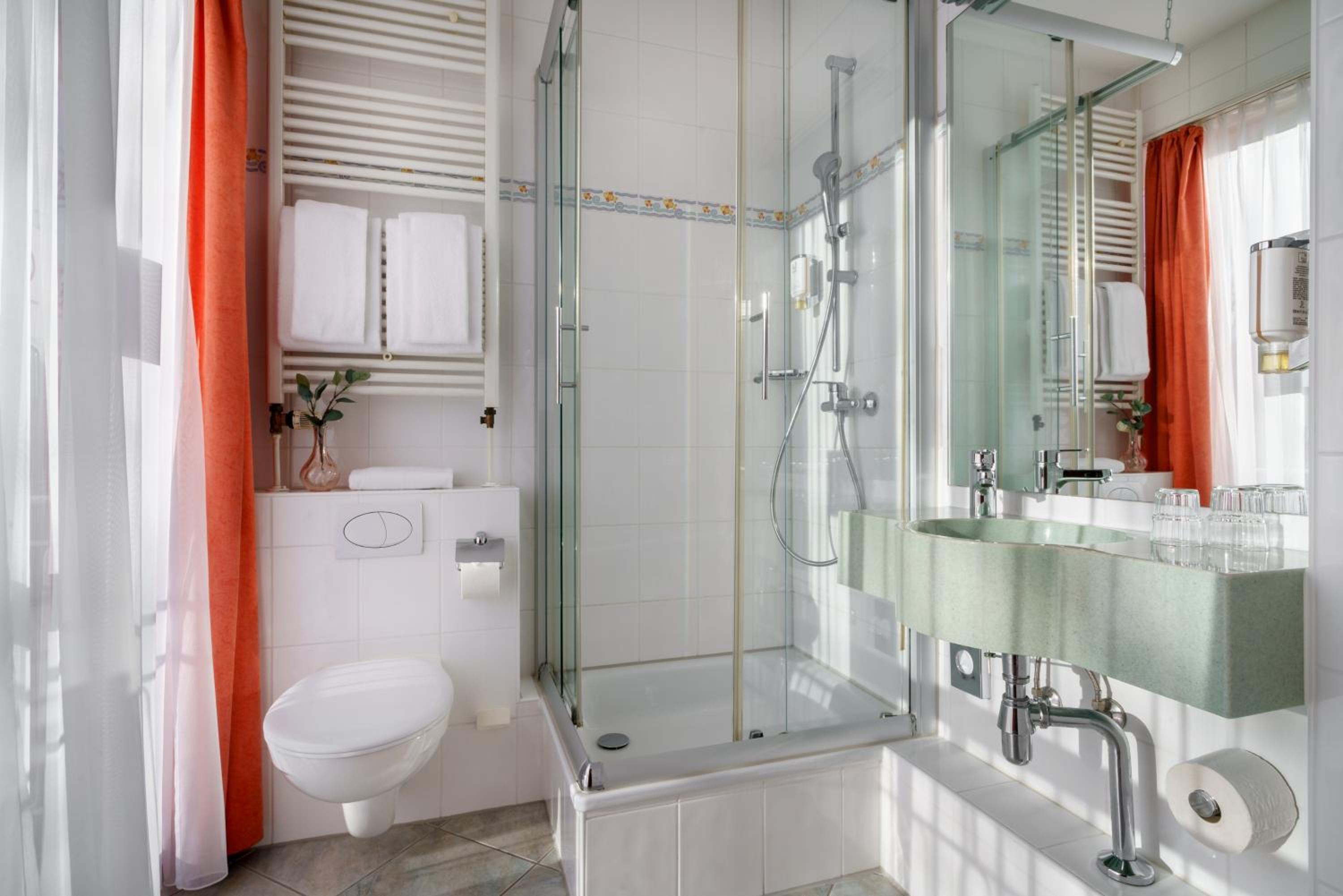 Standard Double or Twin Room photo 3