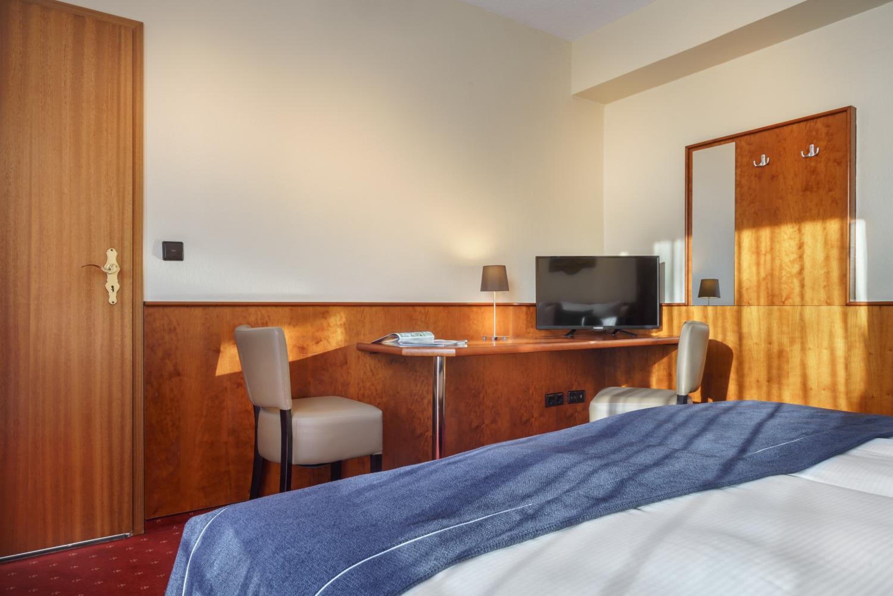 Standard Double or Twin Room photo 3
