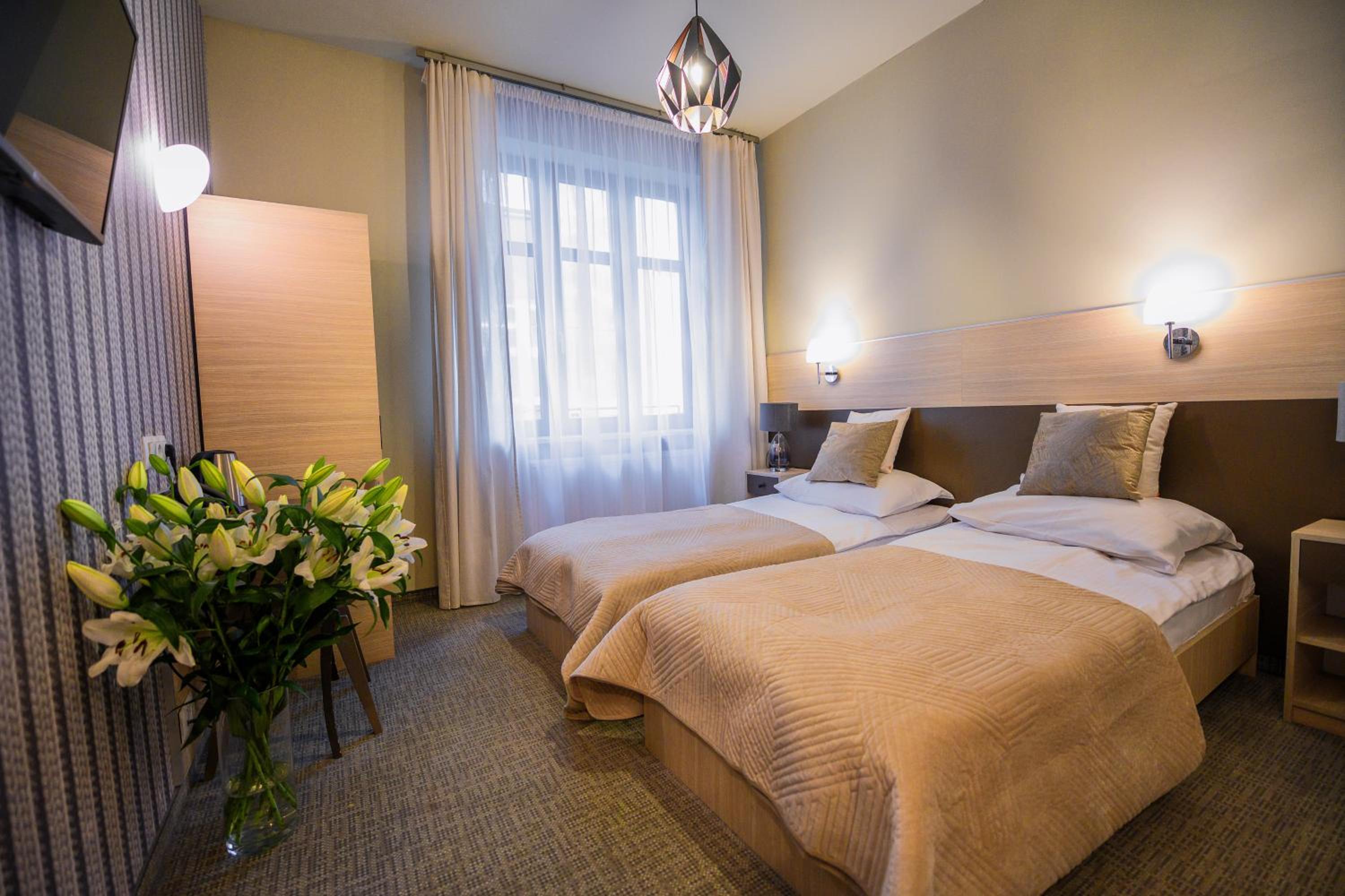 Twin Room with Private Bathroom photo 1