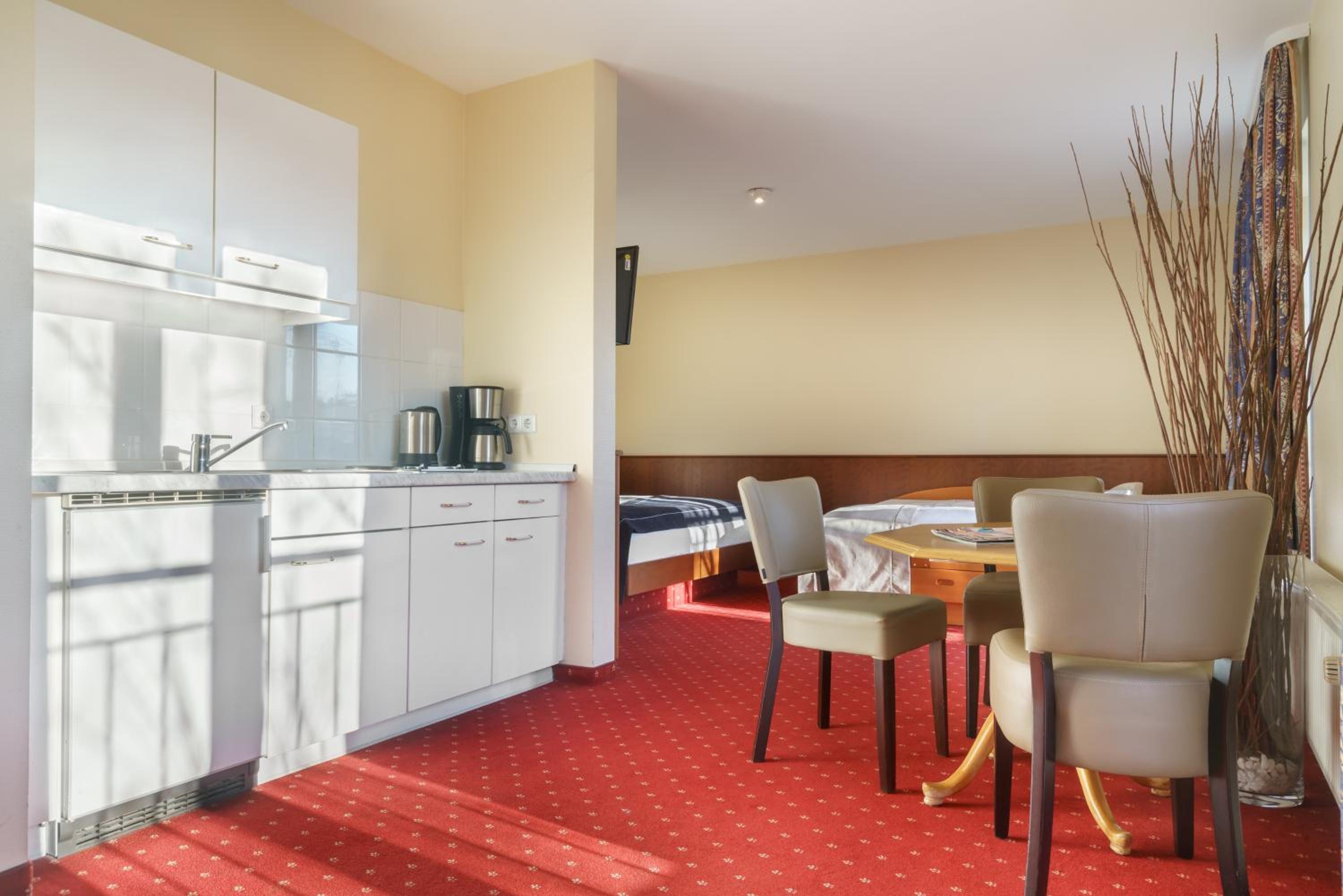 Family Room - Photo 8