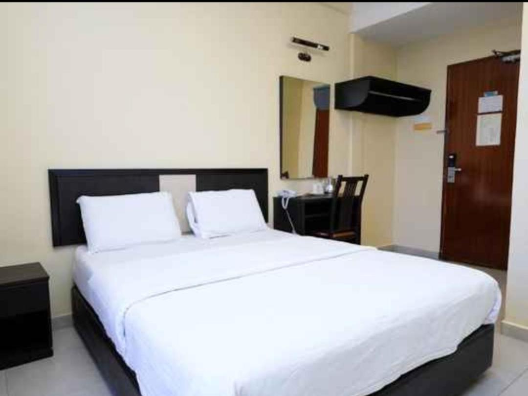 Standard Double Room - Photo 3