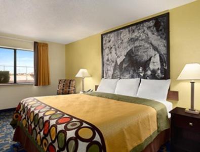 King Room - Non-Smoking - Photo 1