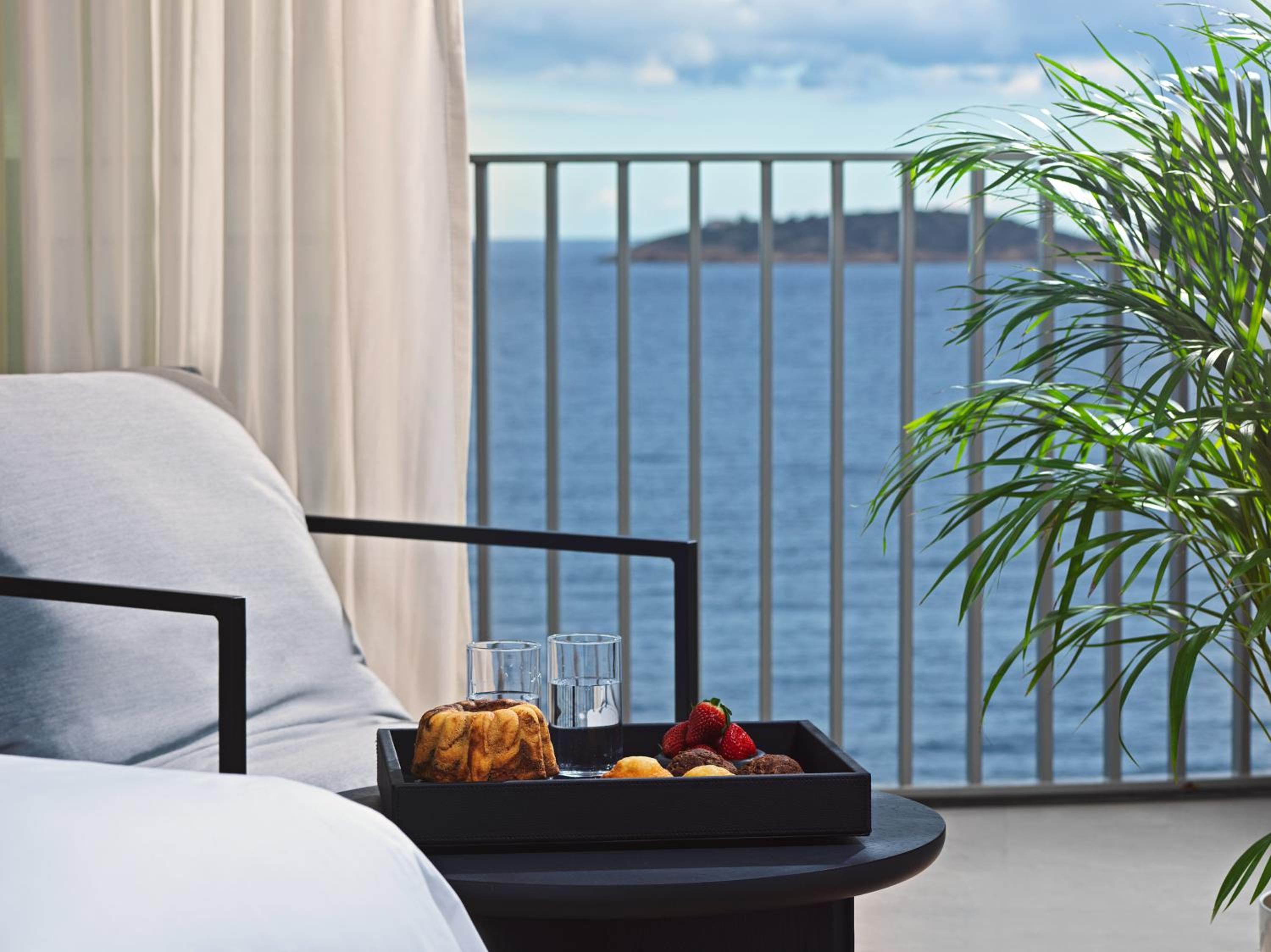 Deluxe Retreat with Sea View - Photo 2