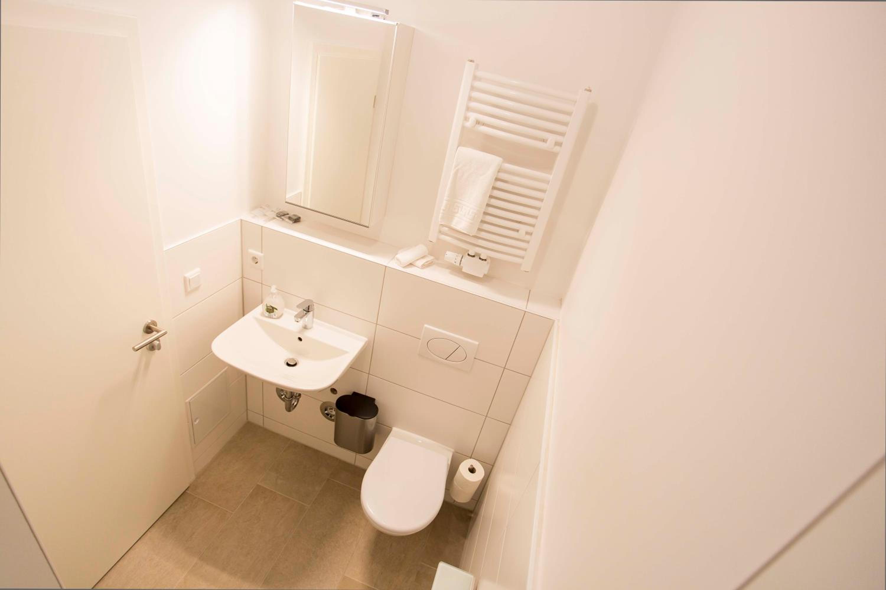 Small Single Room photo 3