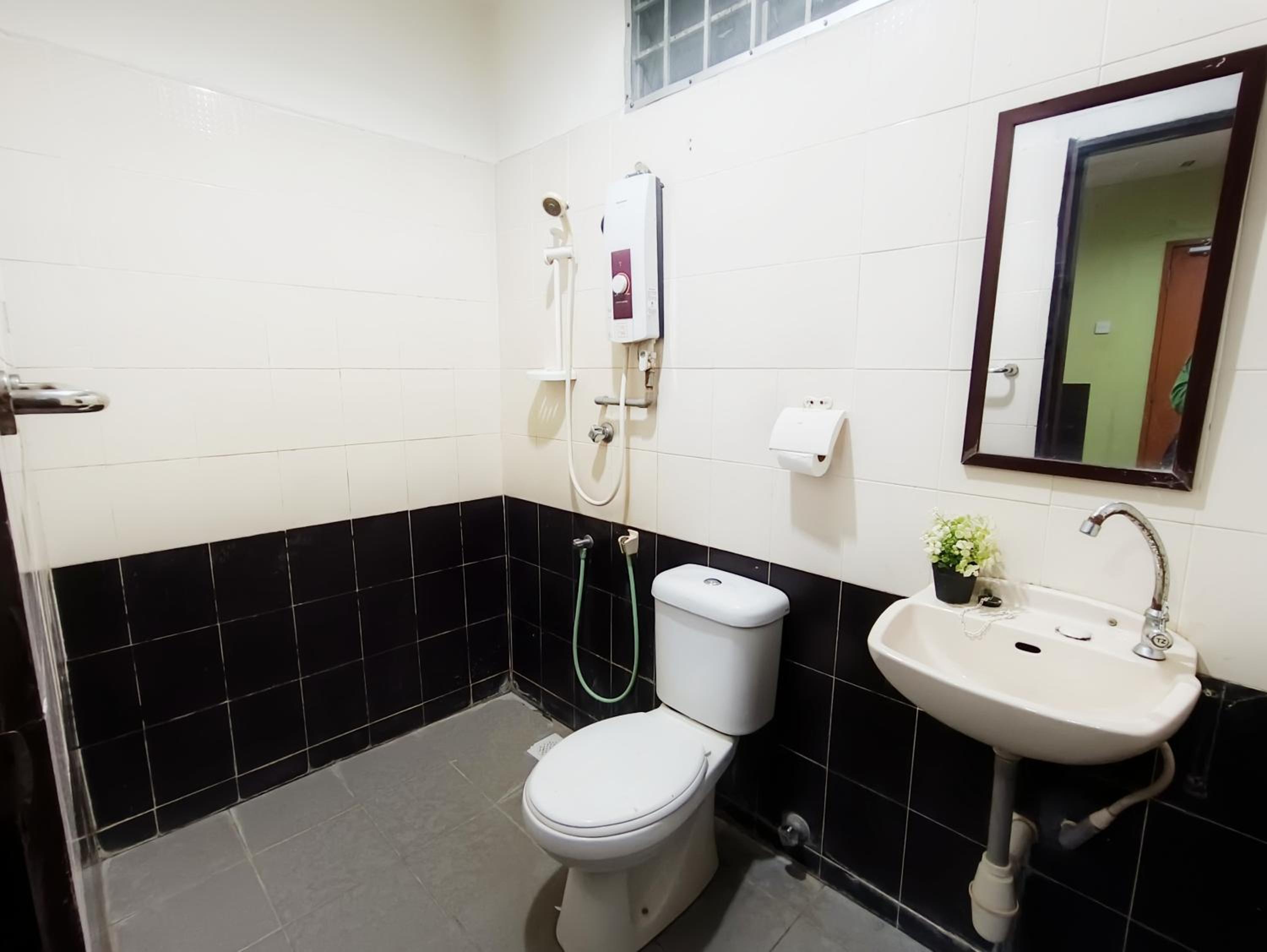 Single Room with Shower photo 2