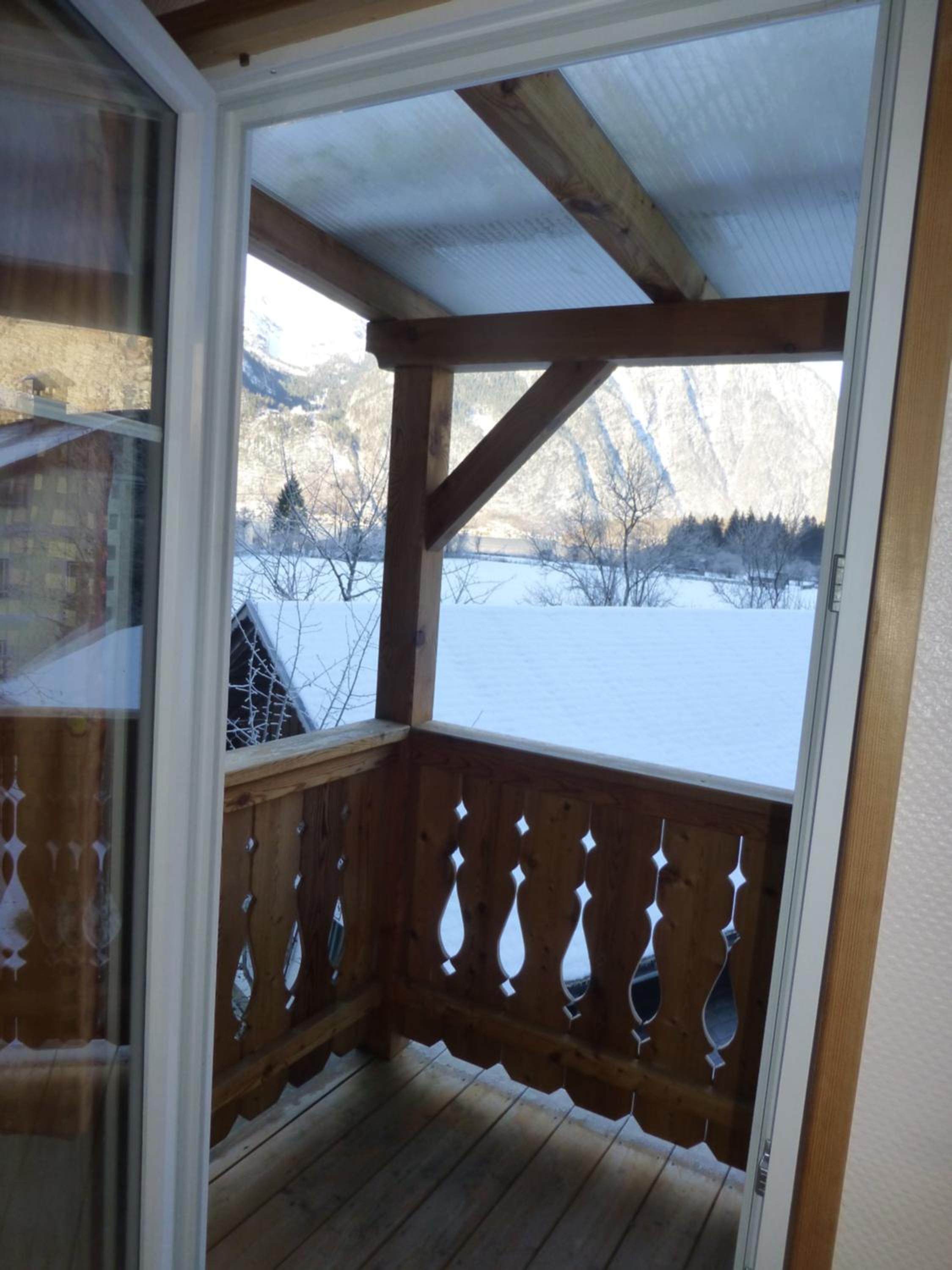 Classic One-Bedroom Apartment with Balcony 2 photo 2