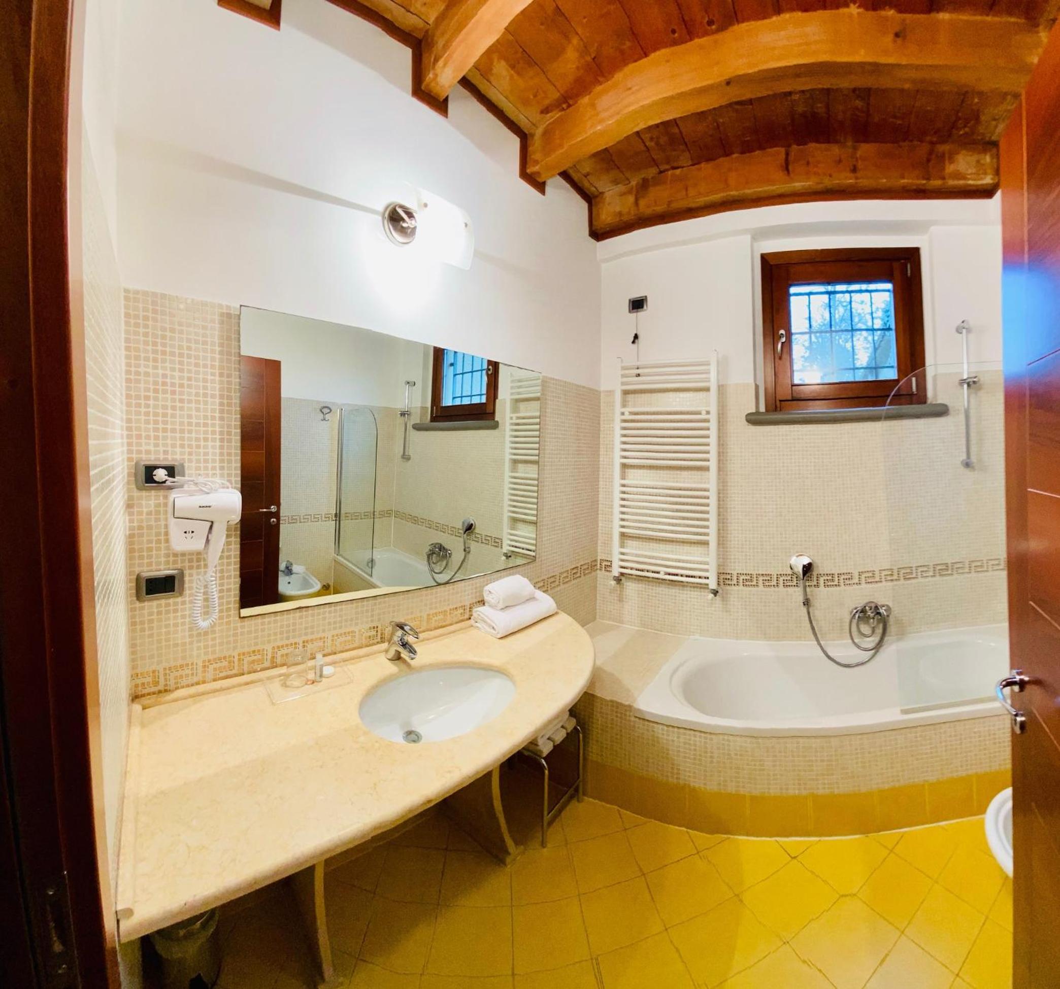 Superior Double Room - Photo 8