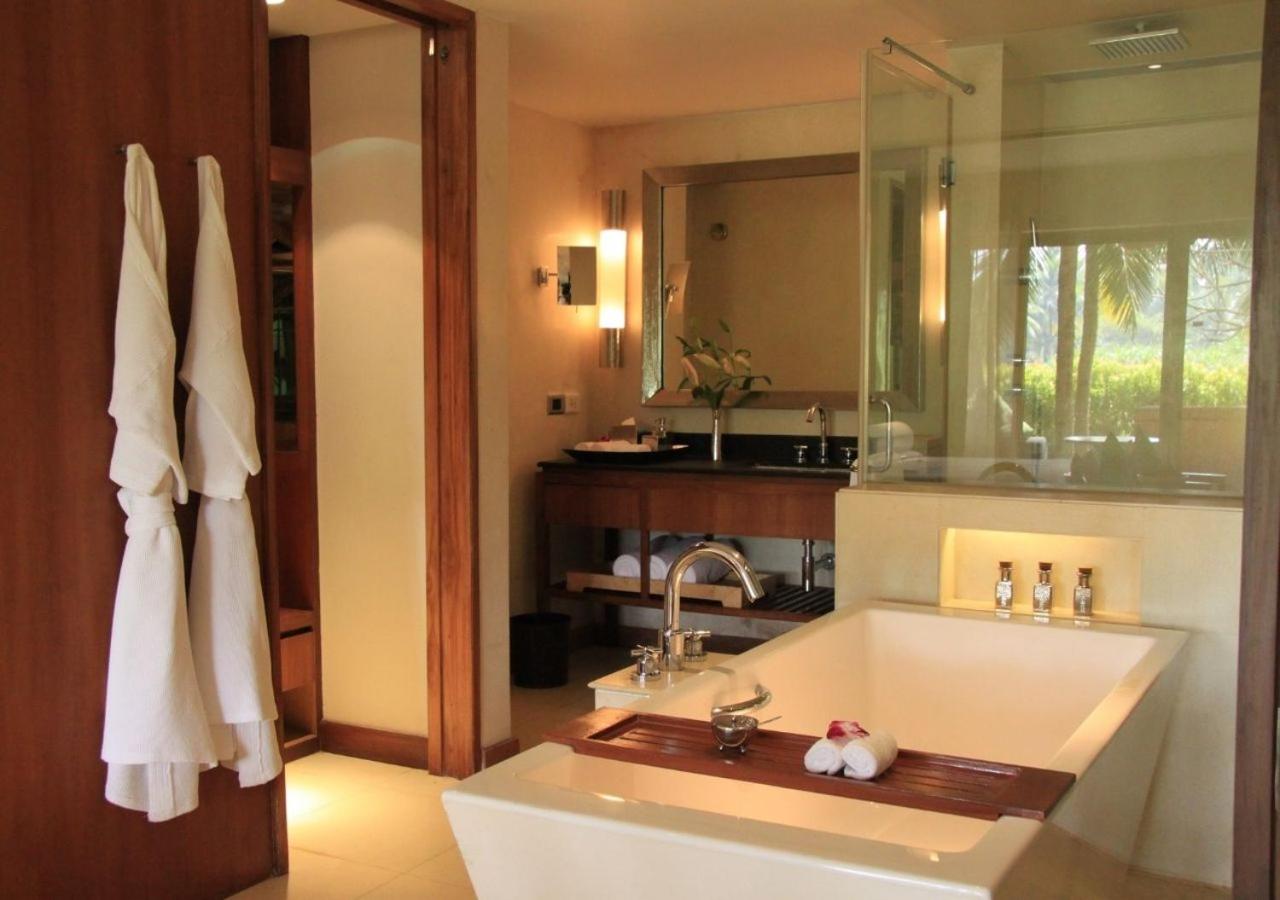 King Room with Balcony - Complimentary Gonsua beach shuttle service - Photo 4