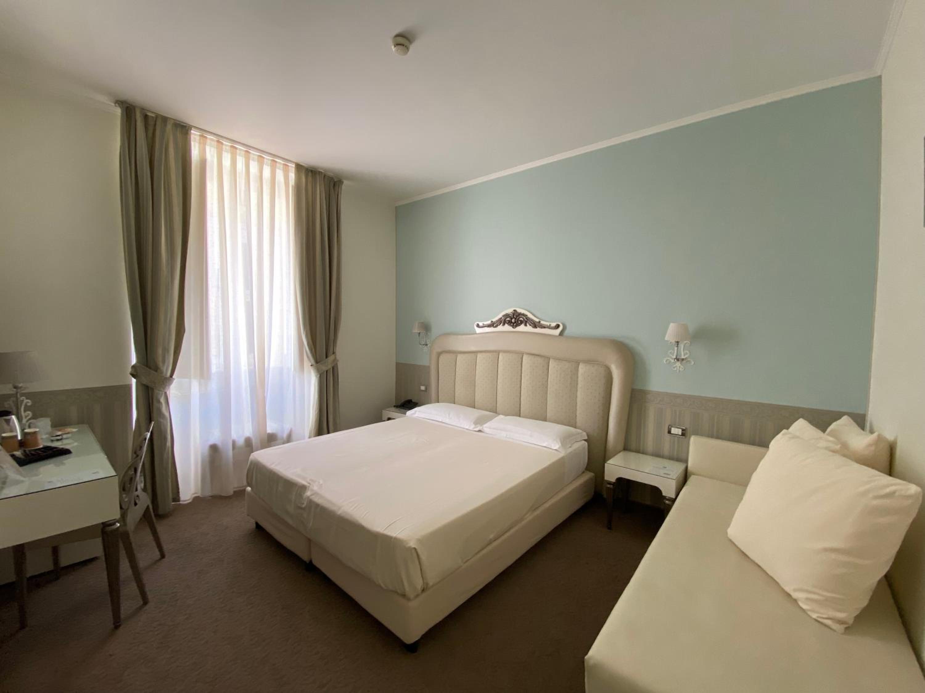 Classic Triple Room - Photo 1
