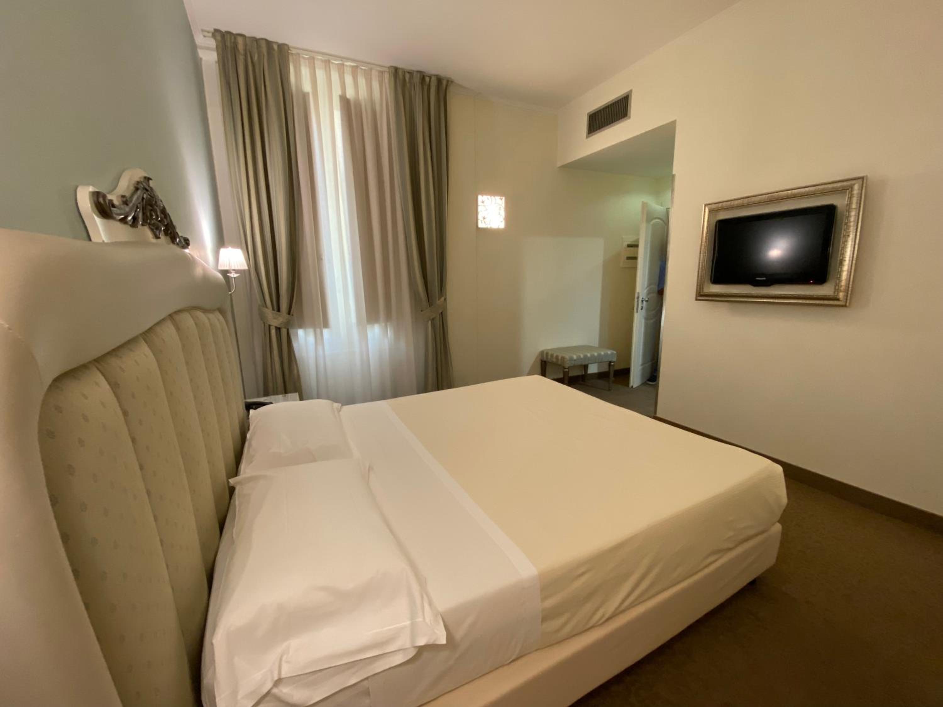 Comfort Double or Twin Room - Photo 1