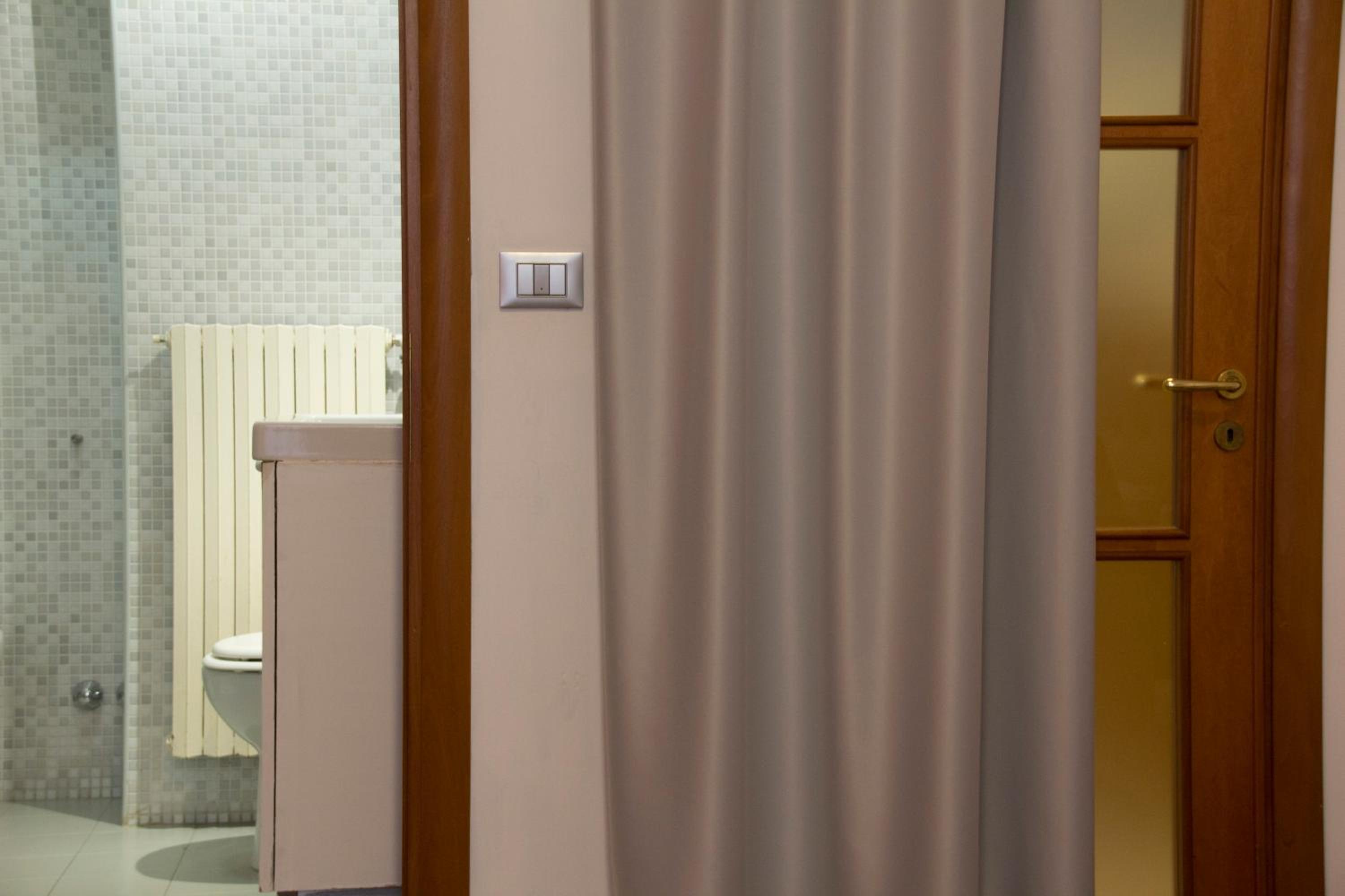 Triple Room with Balcony - Photo 7