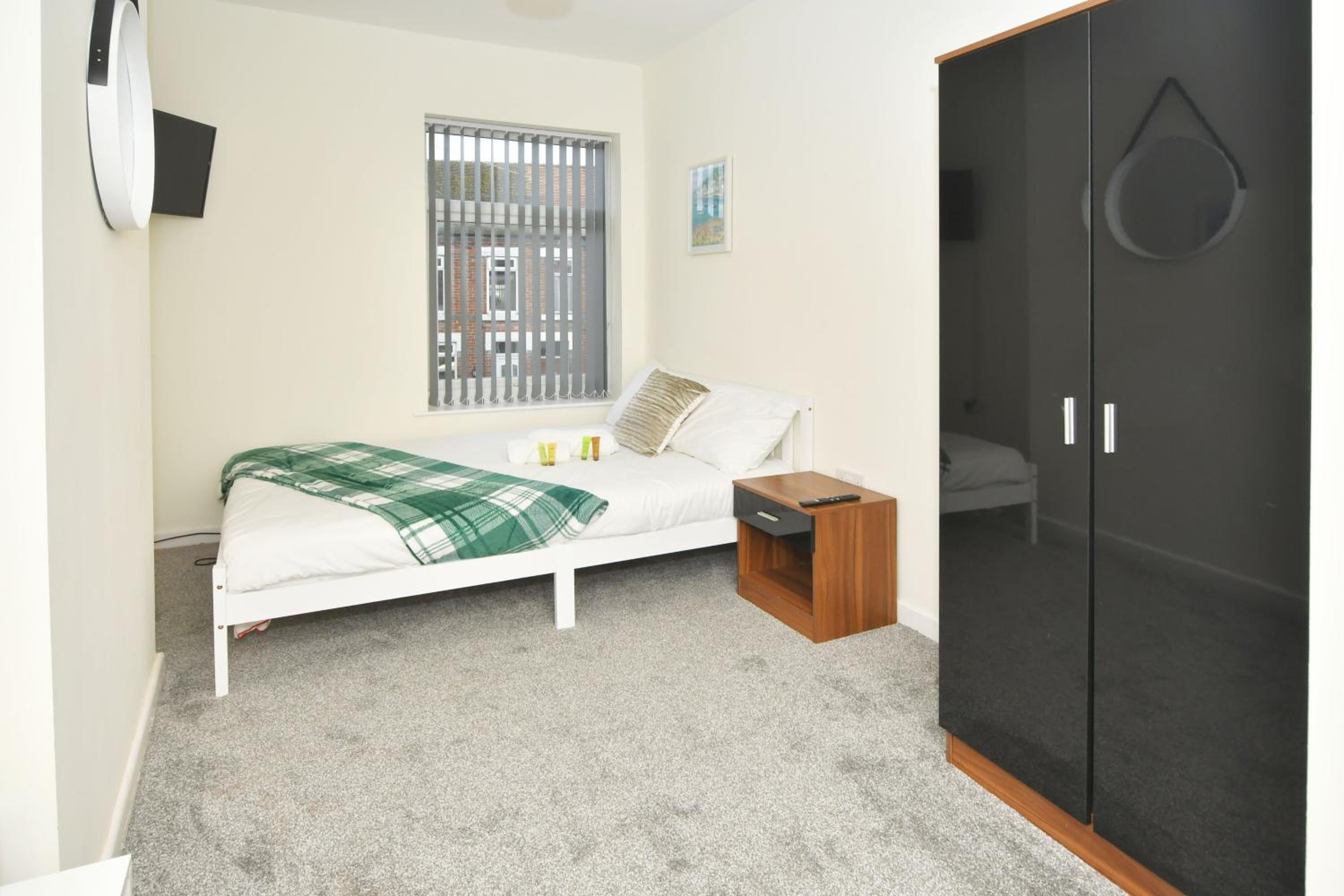 Double Room with Shared Bathroom photo 1
