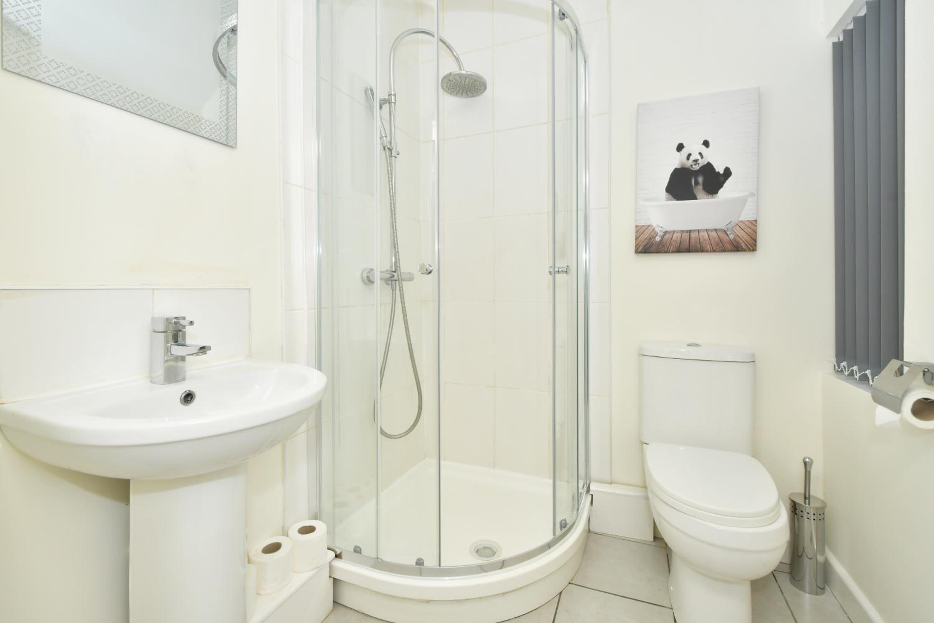 Double Room with Shared Bathroom photo 3
