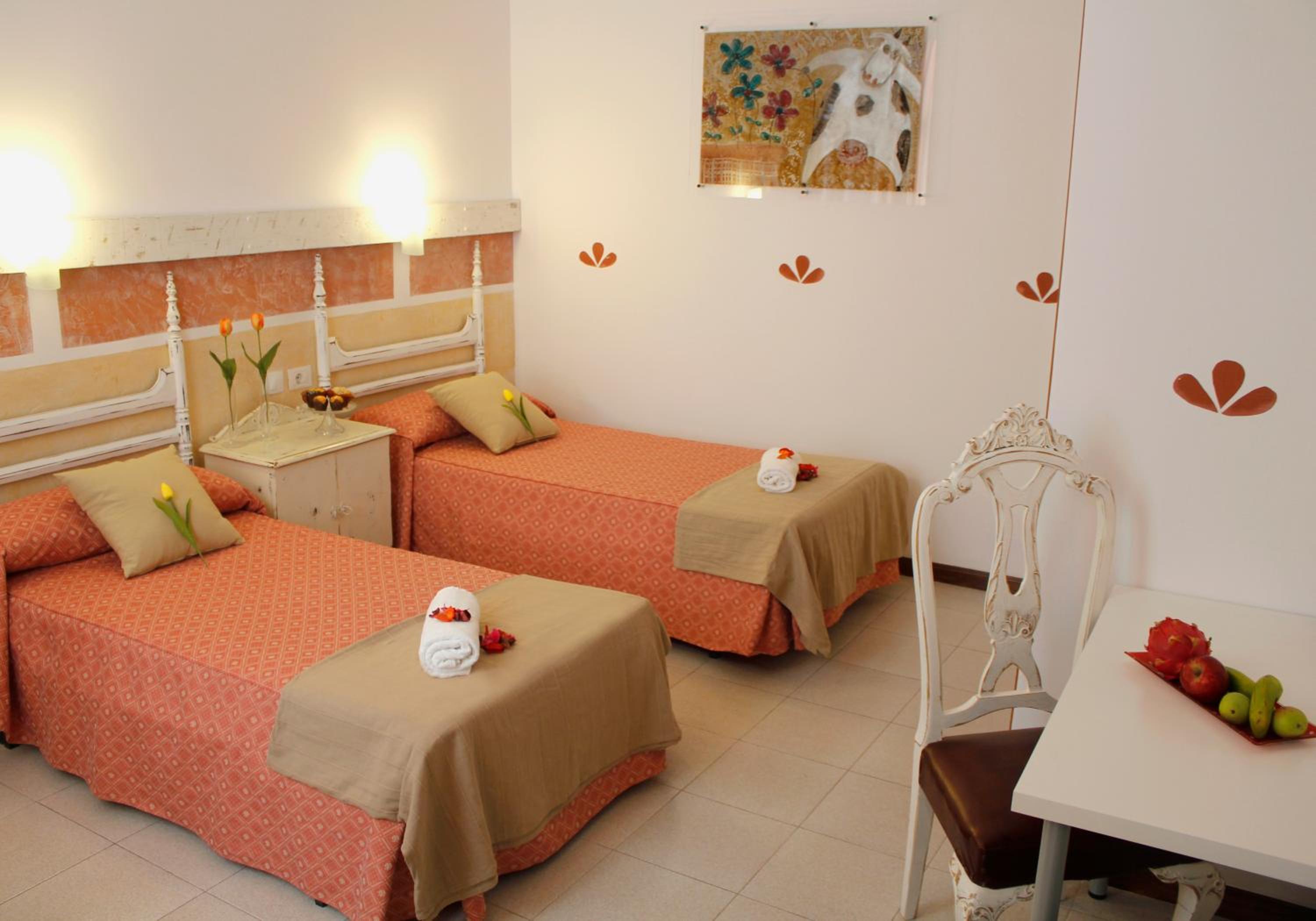 Double or Twin Room - Photo 6