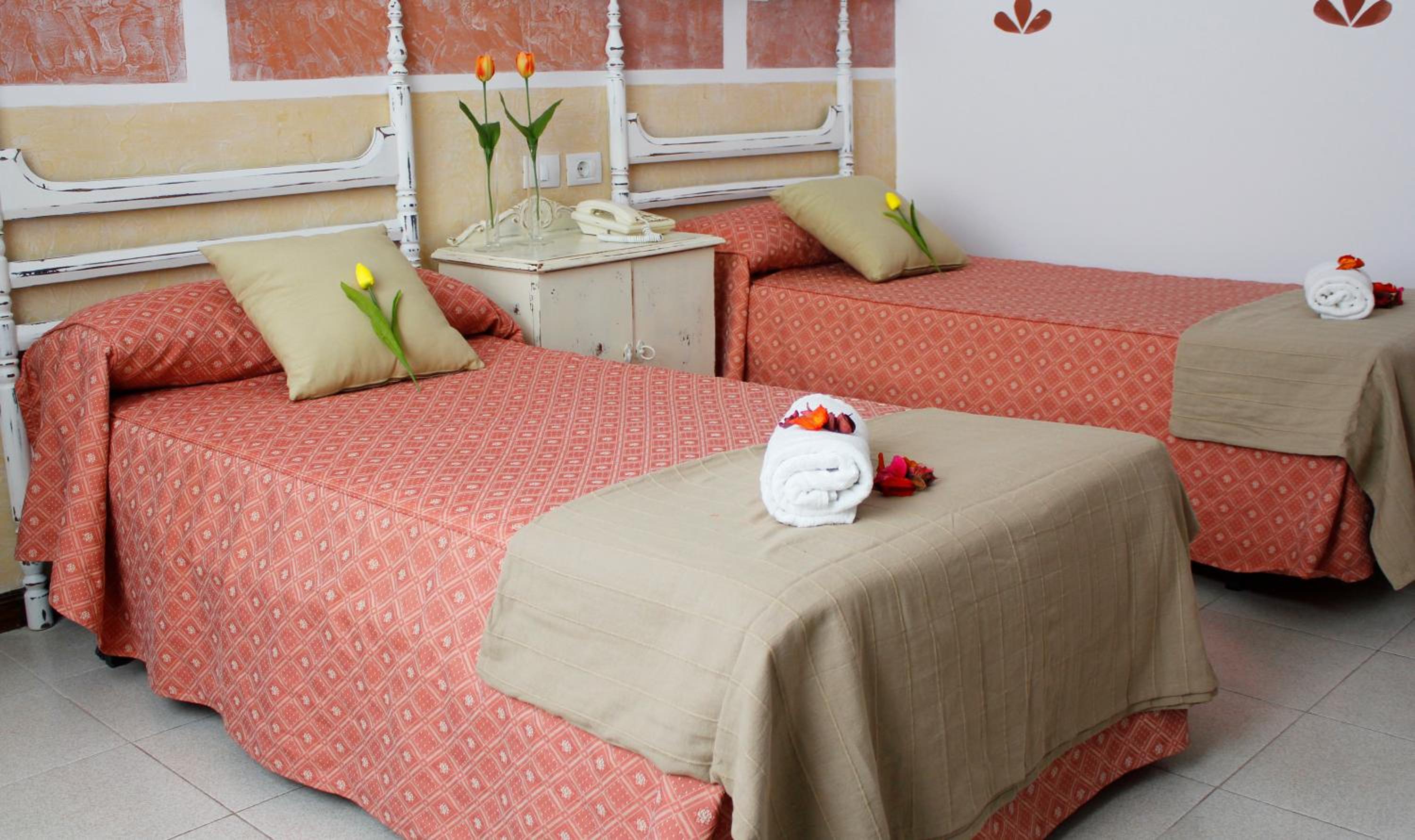 Standard Quadruple Room - Photo 2