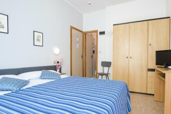 Double or Twin Room with Sea View