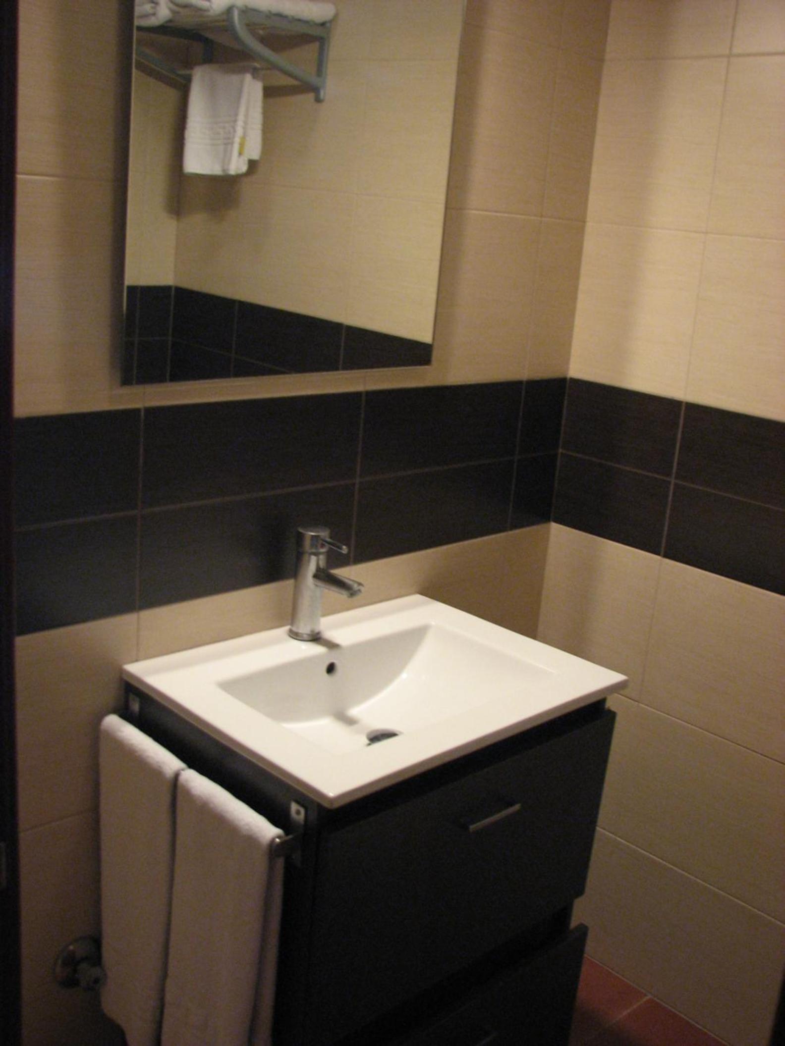 Two-Bedroom Apartment (4-6 Adults) photo 3