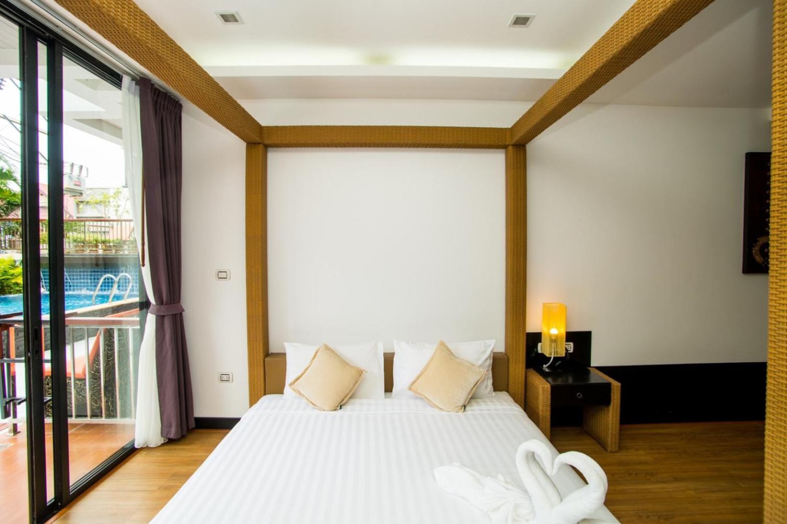 Deluxe Double or Twin Room with Pool Access - Photo 8