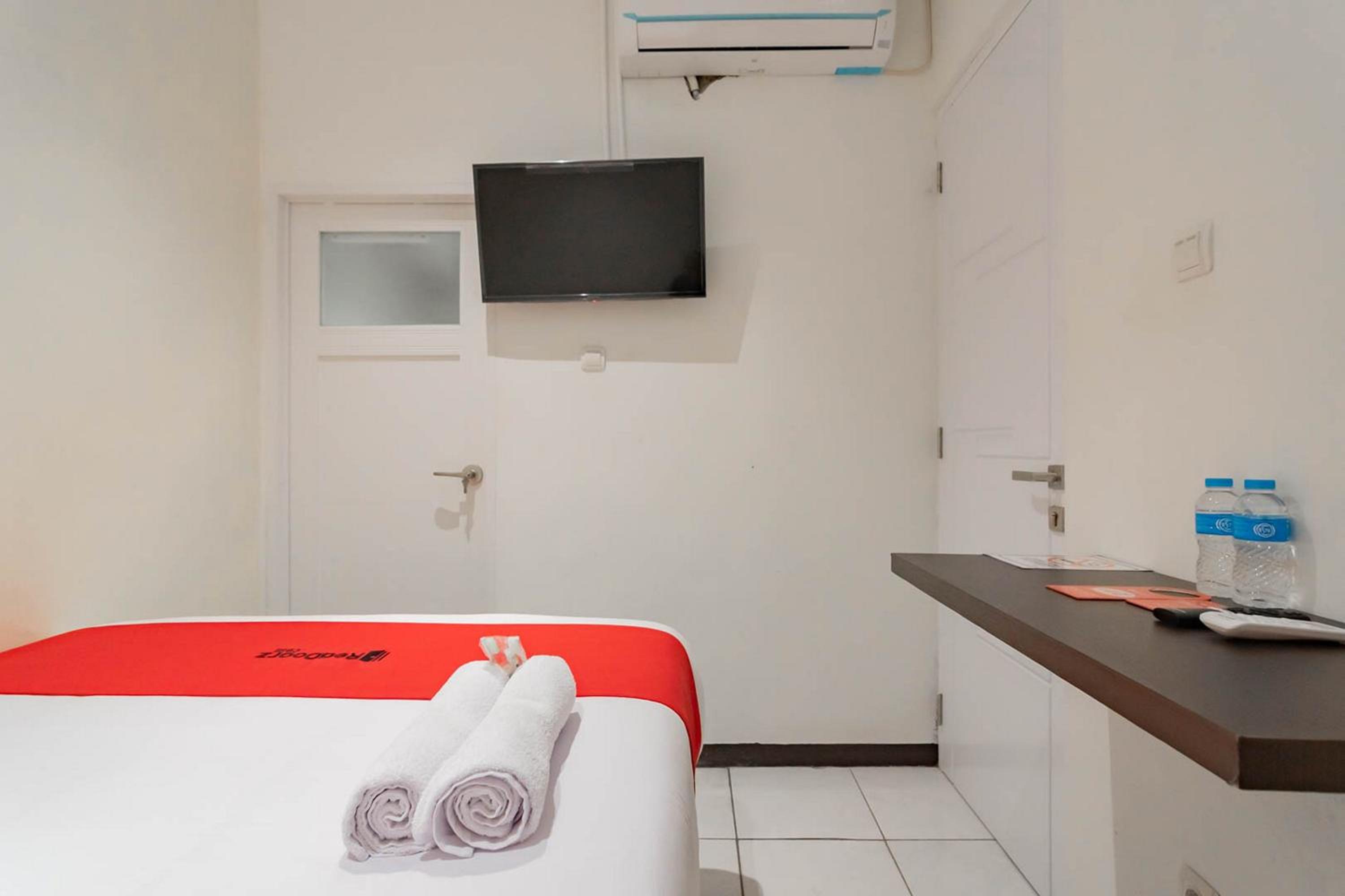 Standard Double Room - Photo 7