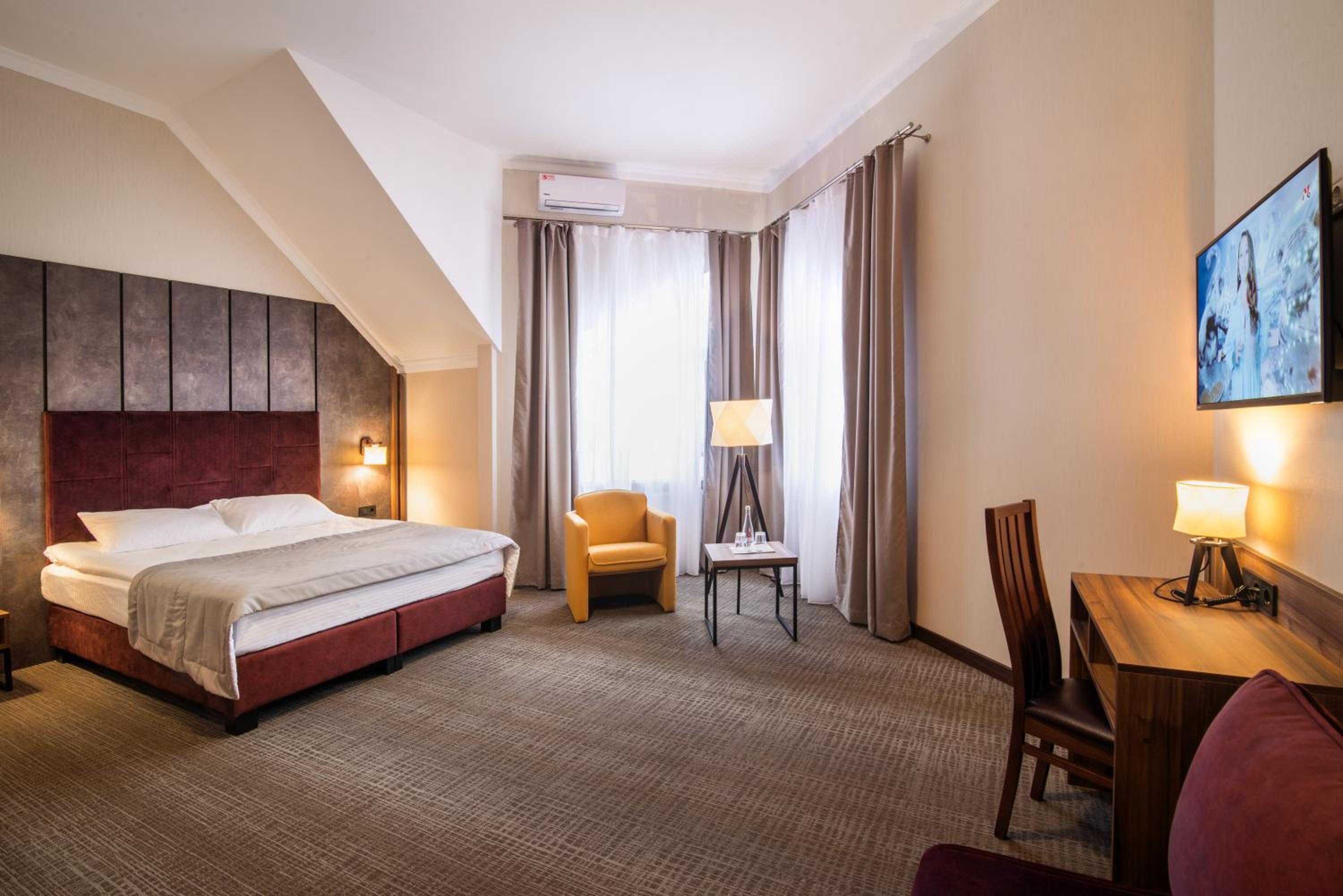 Superior King Room
