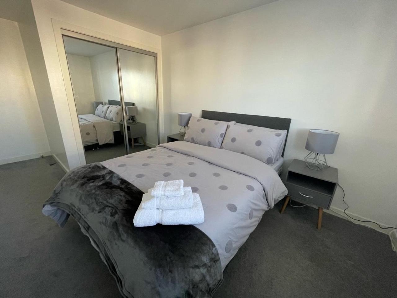 Apartment photo 2