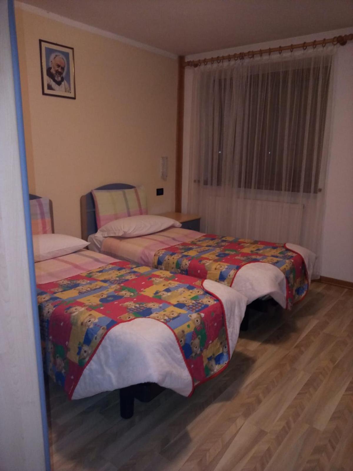 Double or Twin Room - Photo 7