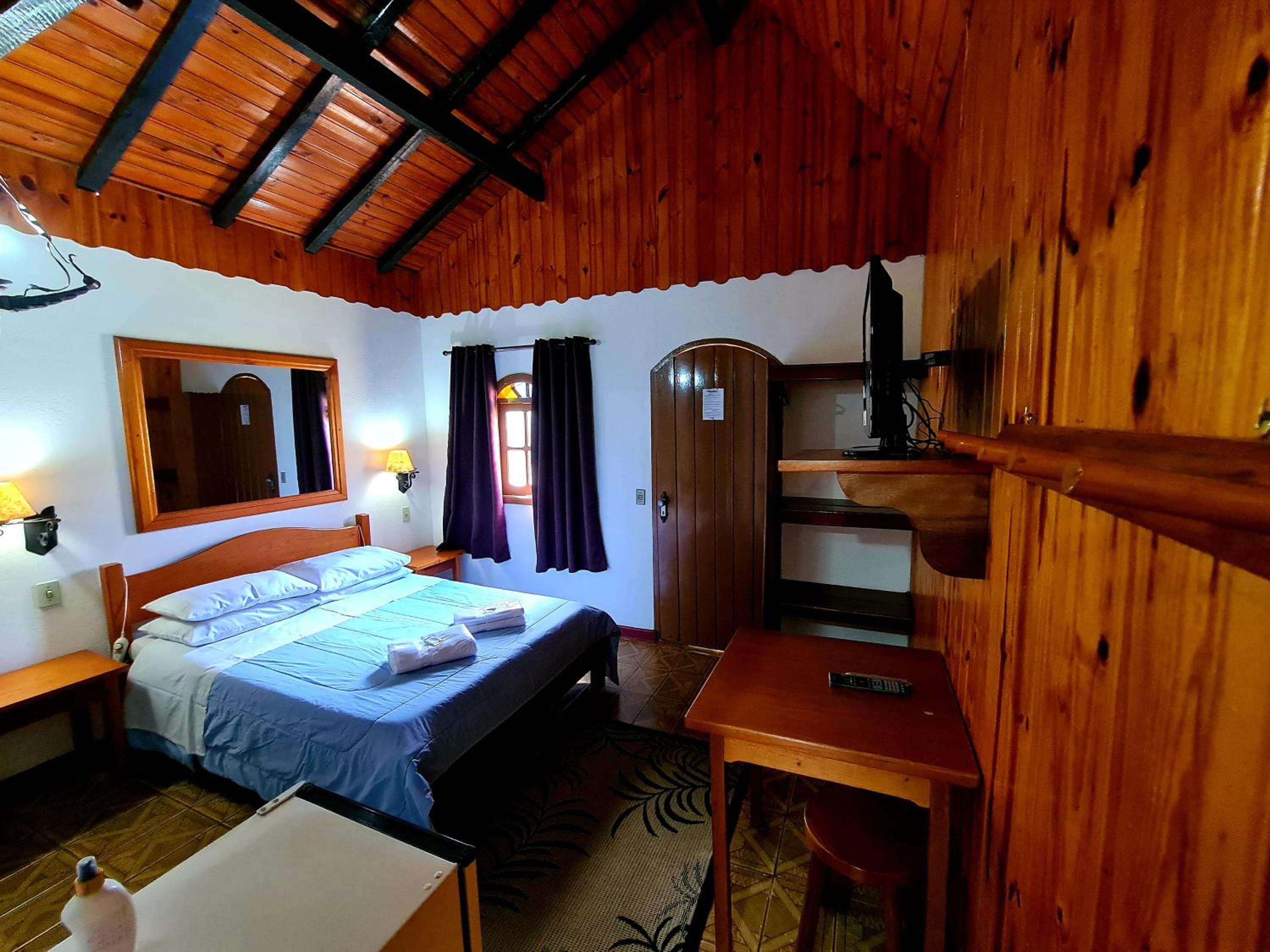 One-Bedroom Chalet - Photo 2