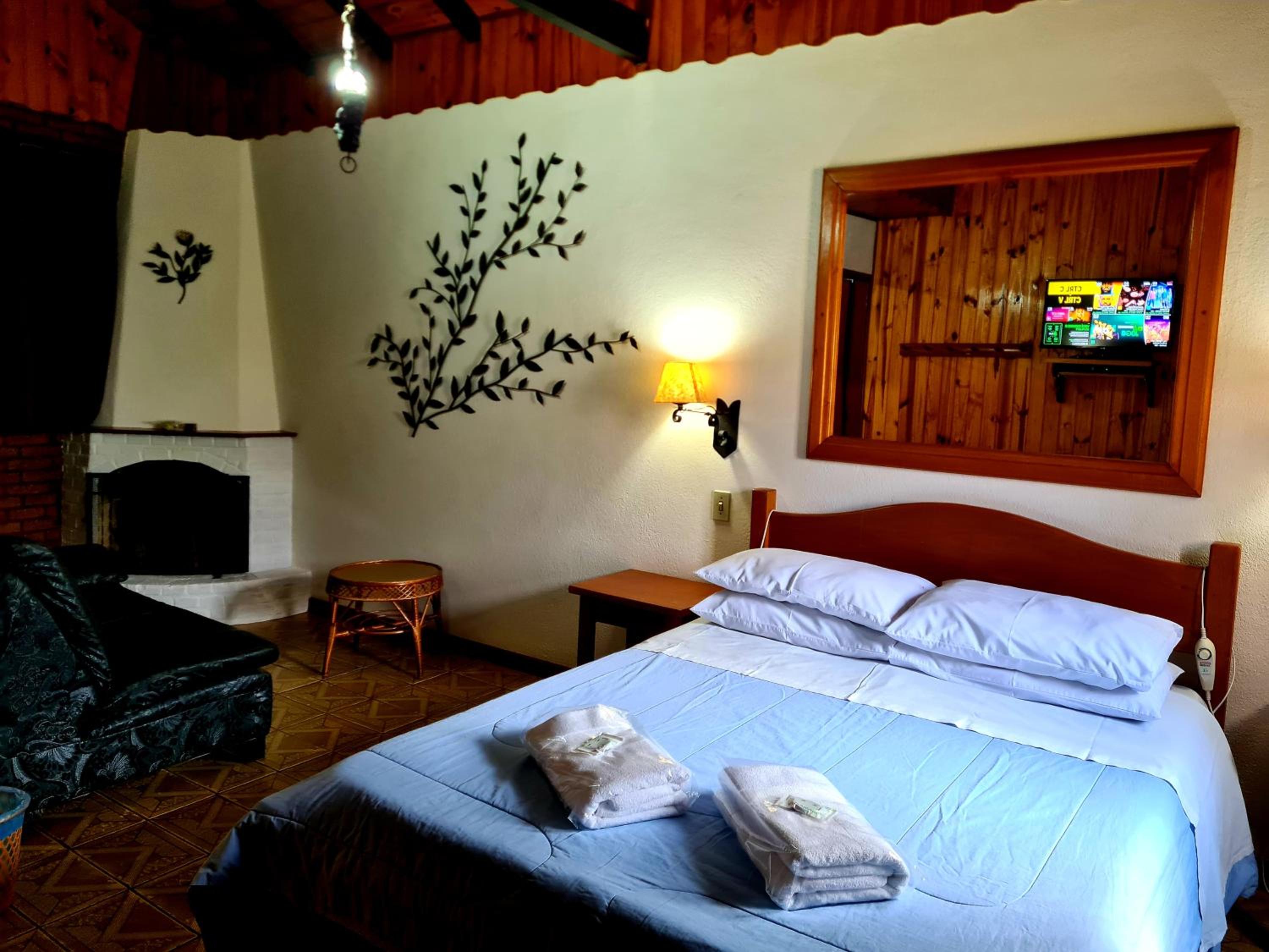 One-Bedroom Chalet - Photo 3