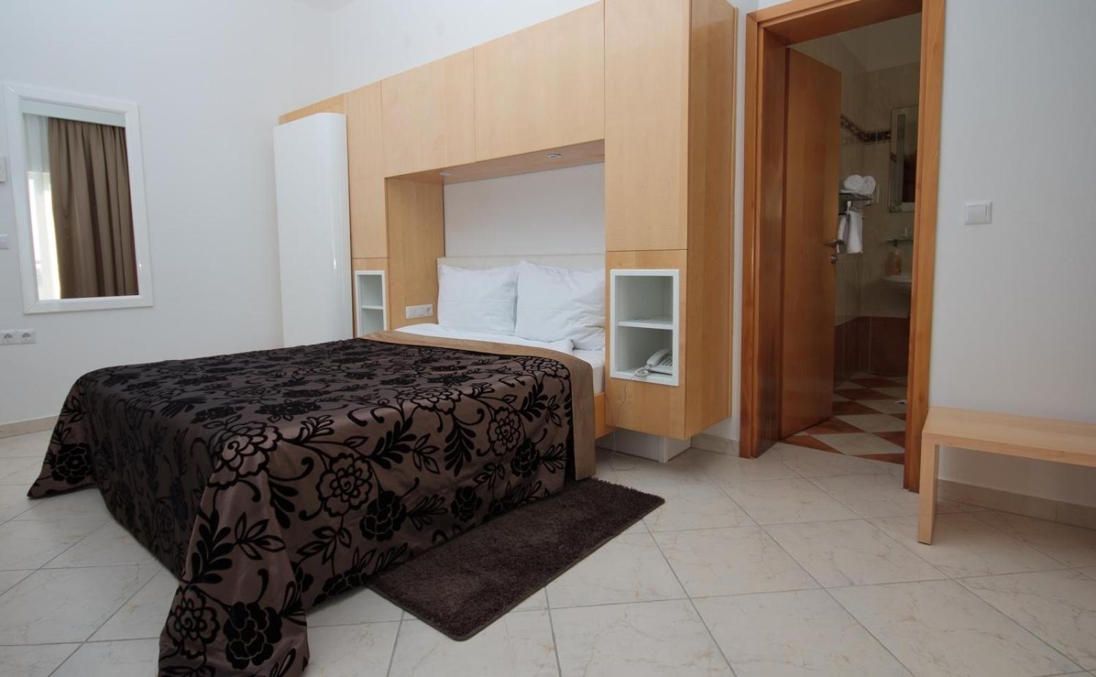 Comfort Double Room with Balcony - Photo 29