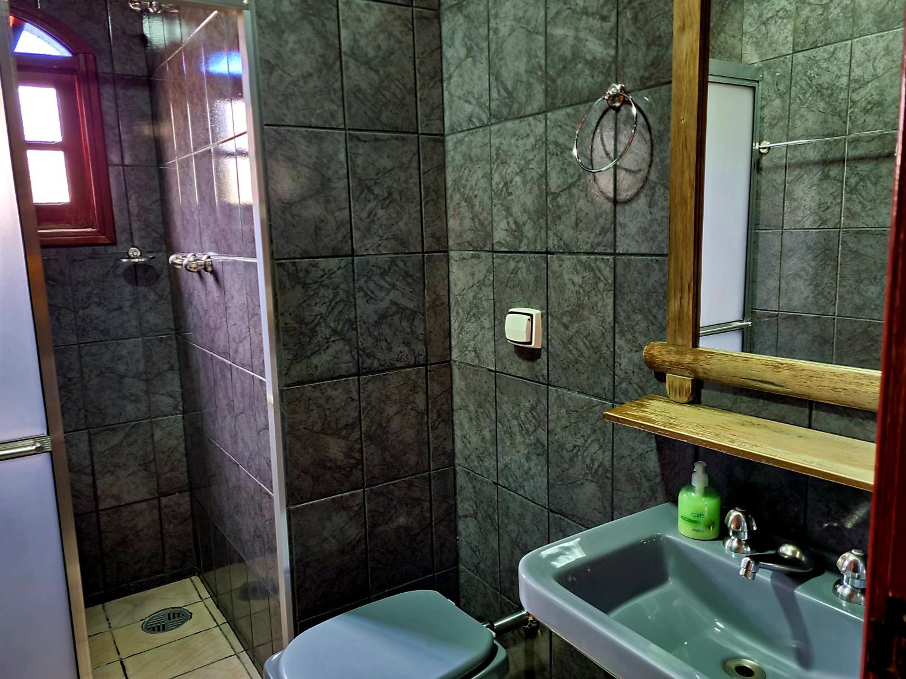 Suite with Hot Tub - Photo 4