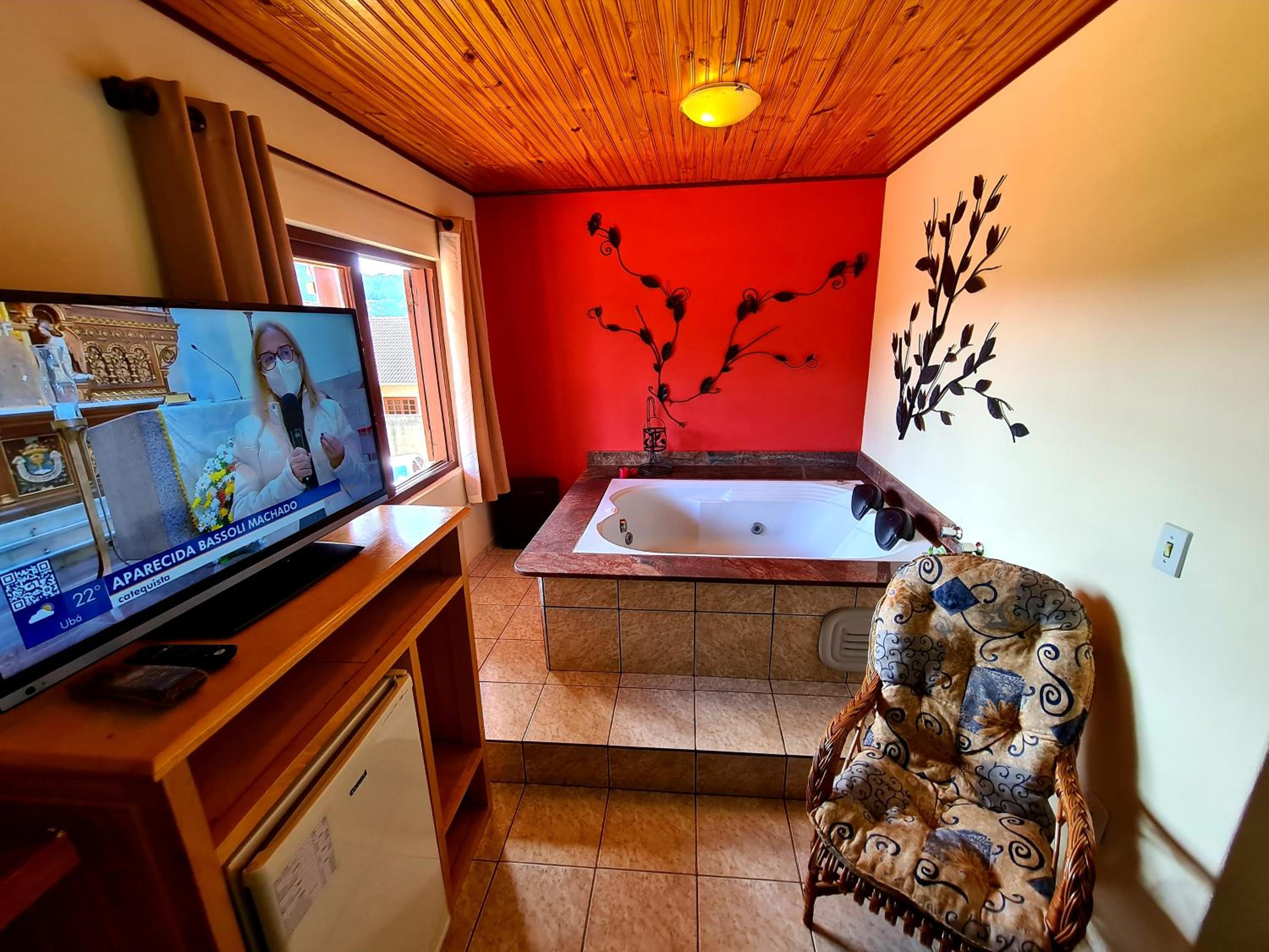 Queen Suite - Photo 6